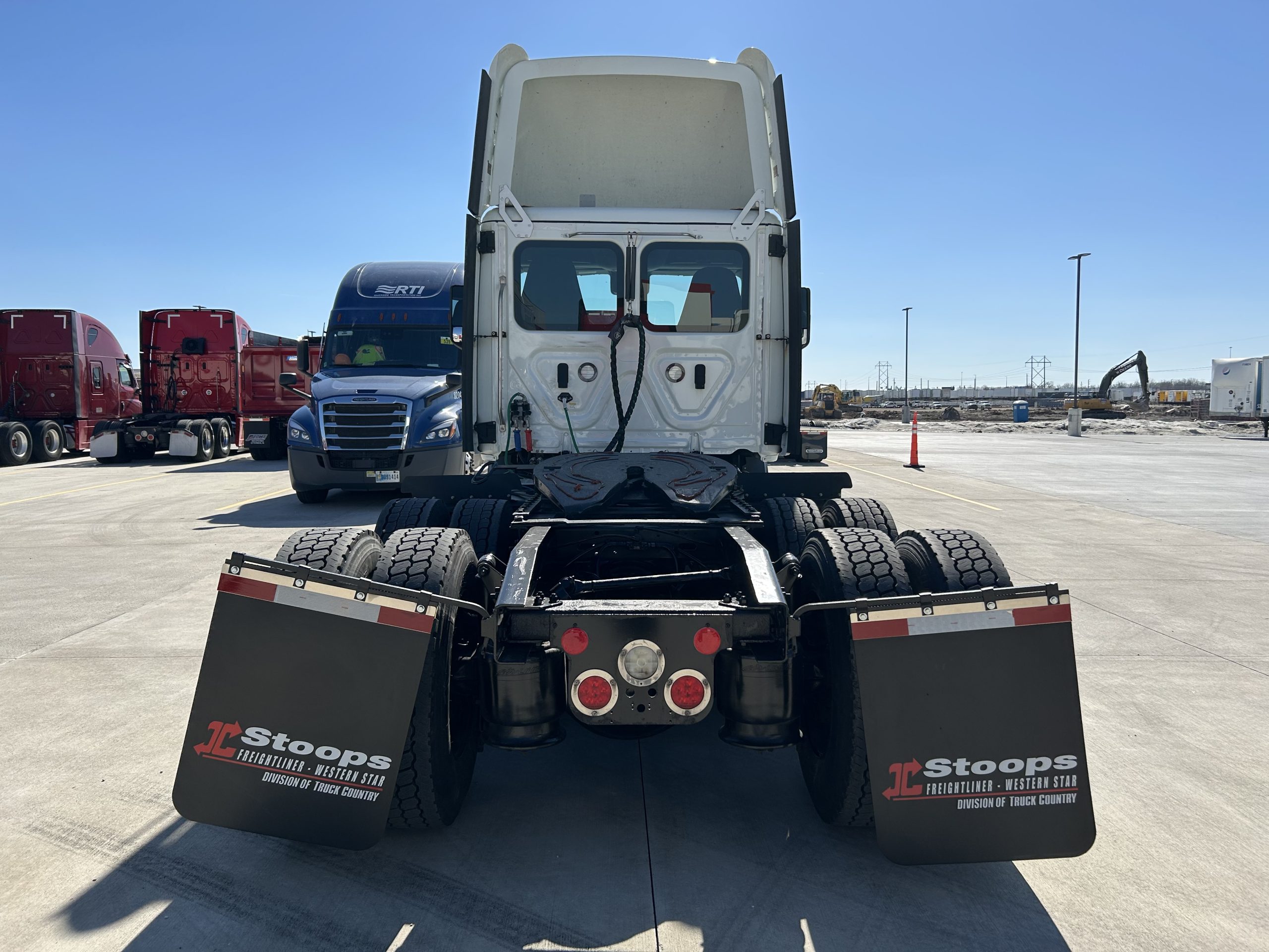 2021 Freightliner - image 4
