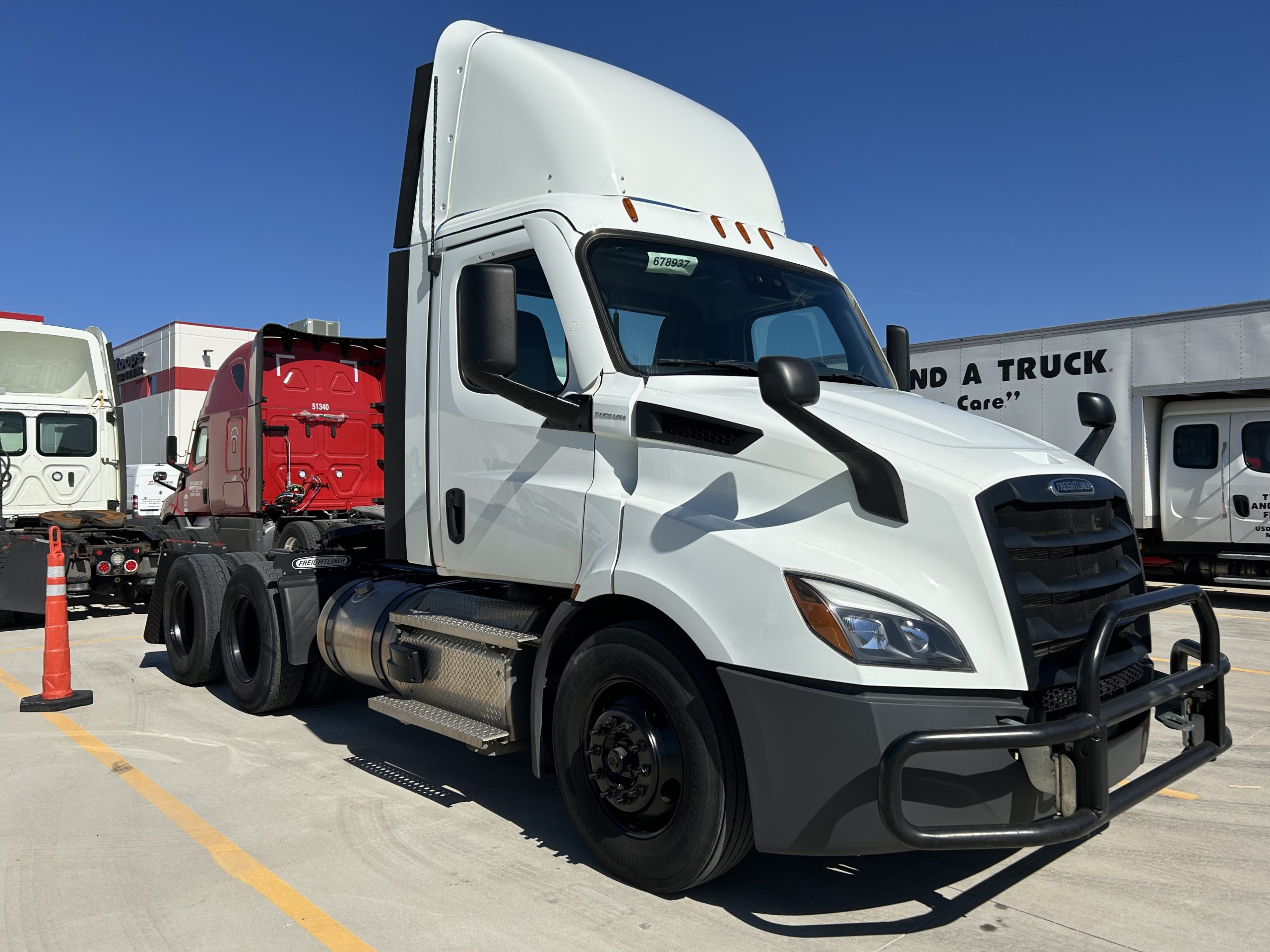 2021 Freightliner - image 3