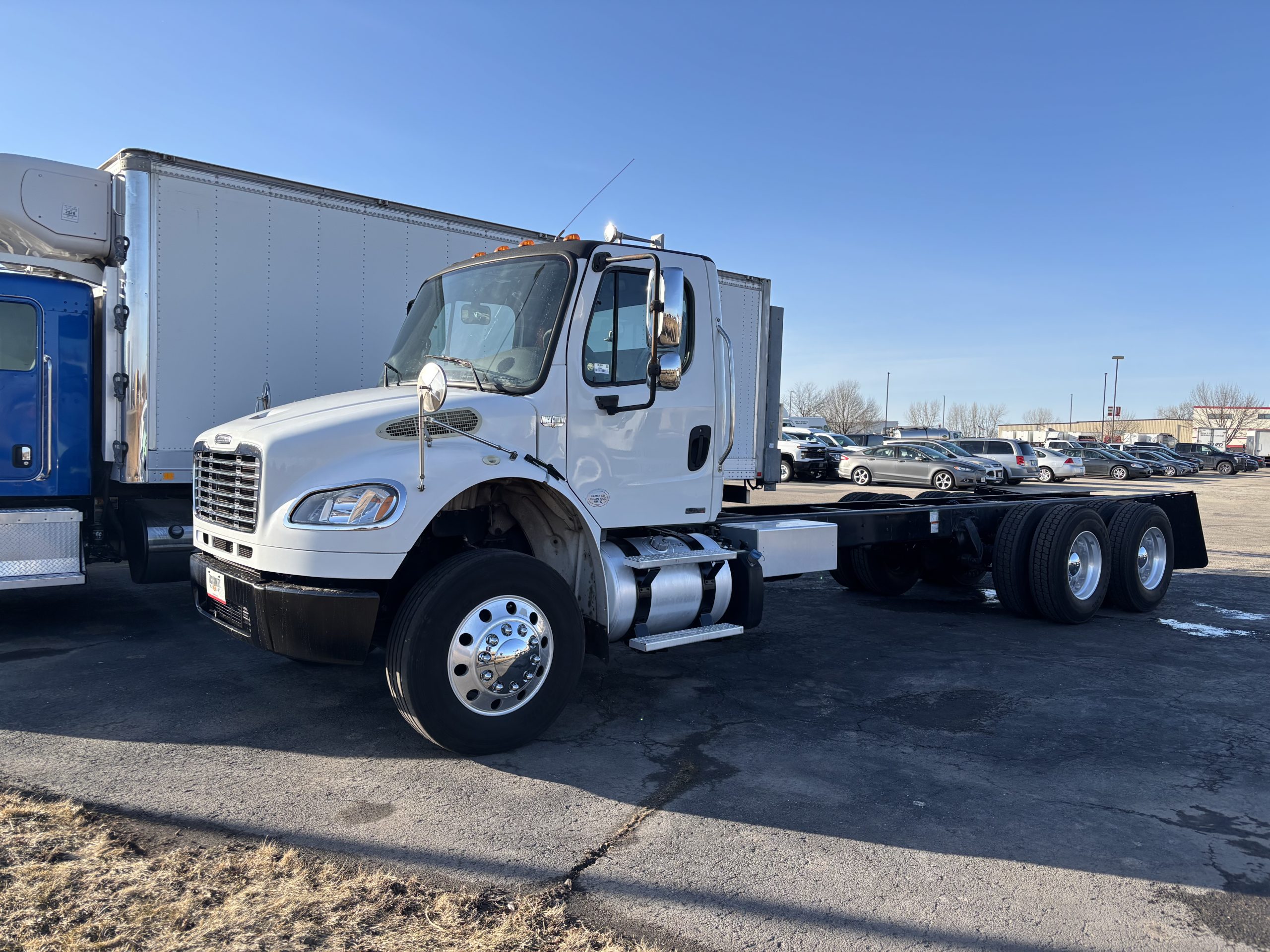 2011 Freightliner M280 2011 Freightliner M280 - image 1 of 5