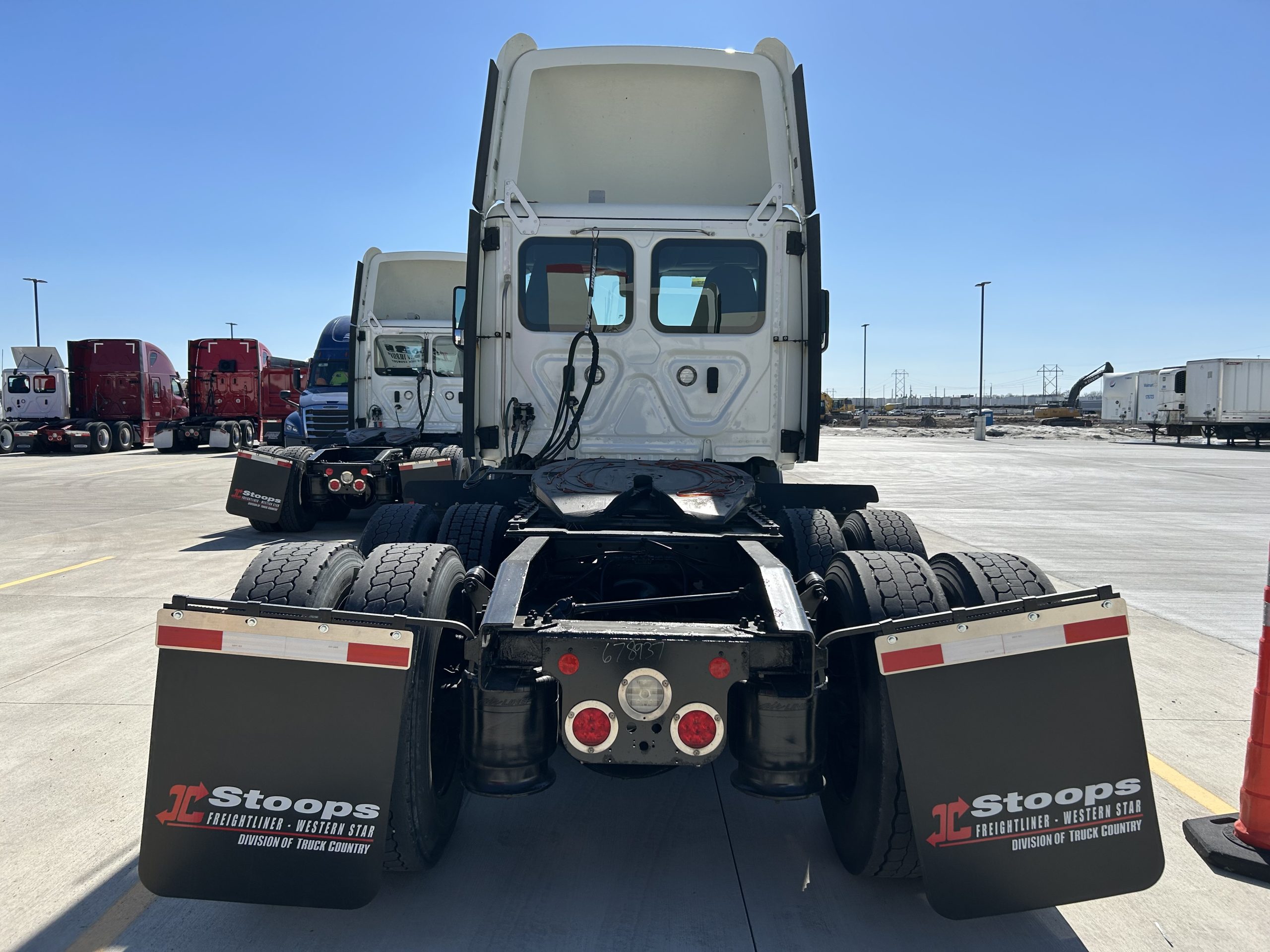 2021 Freightliner - image 4