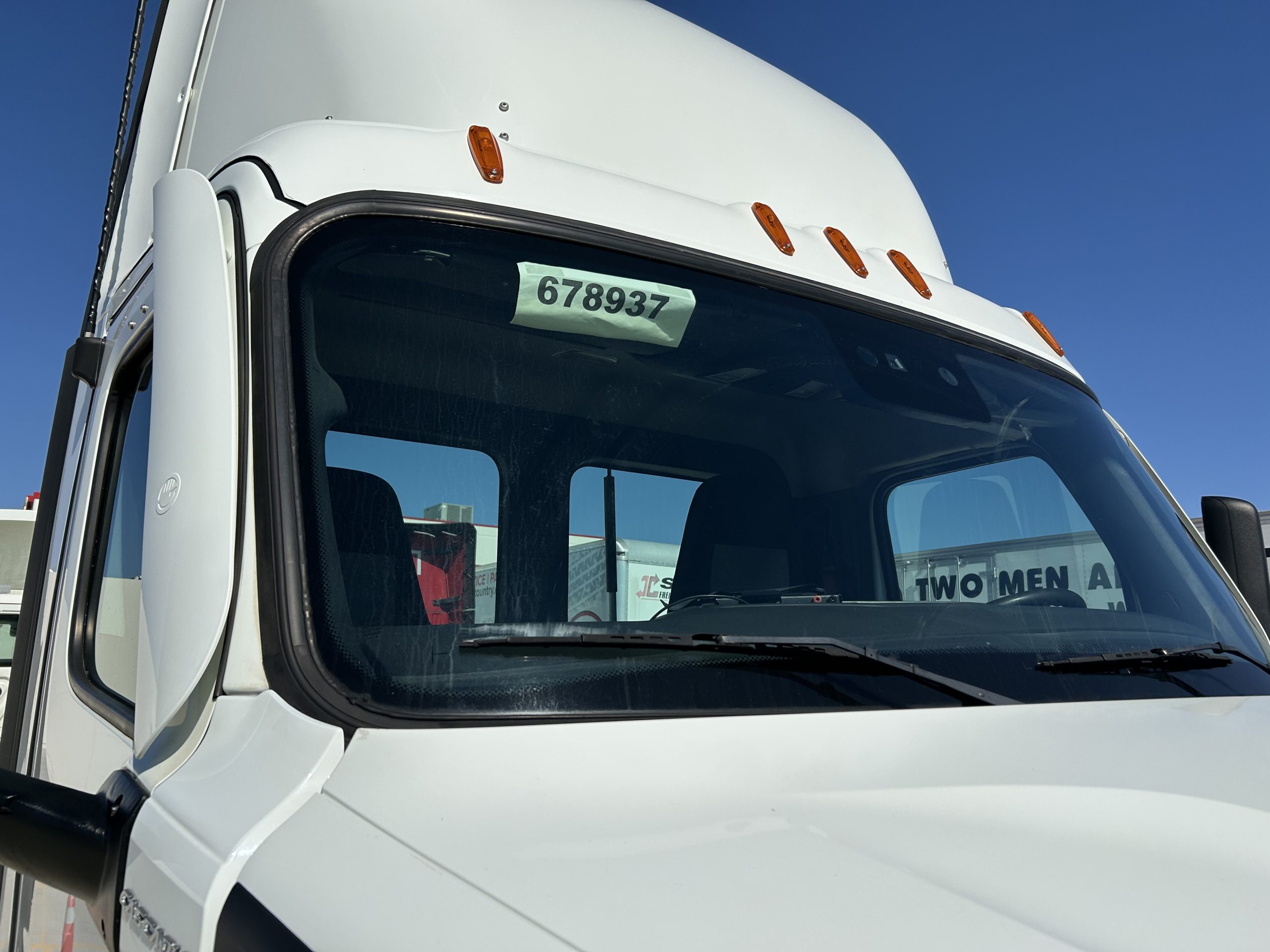 2021 Freightliner - image 6
