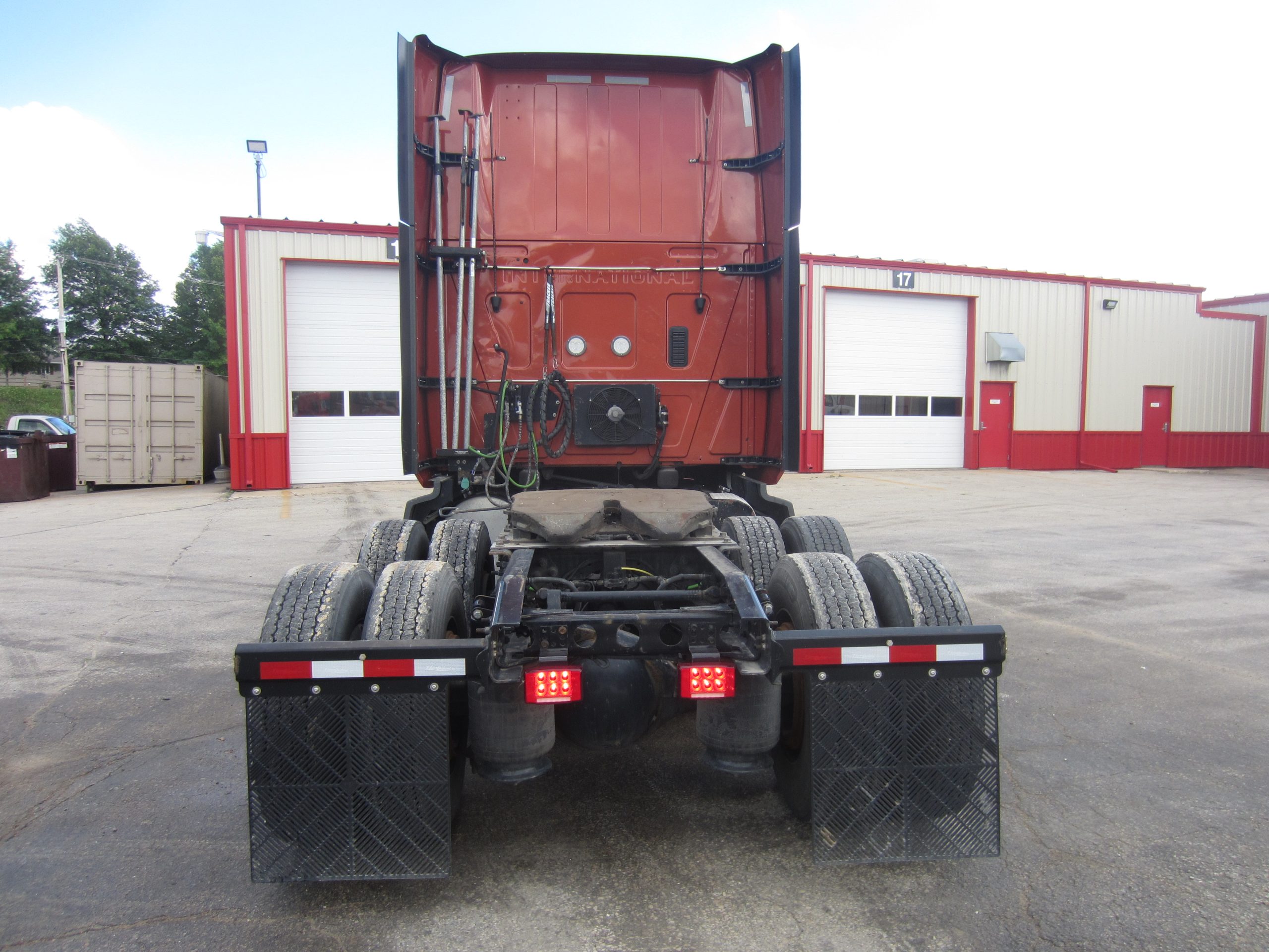 2022 International LT625 - image 4 of 6