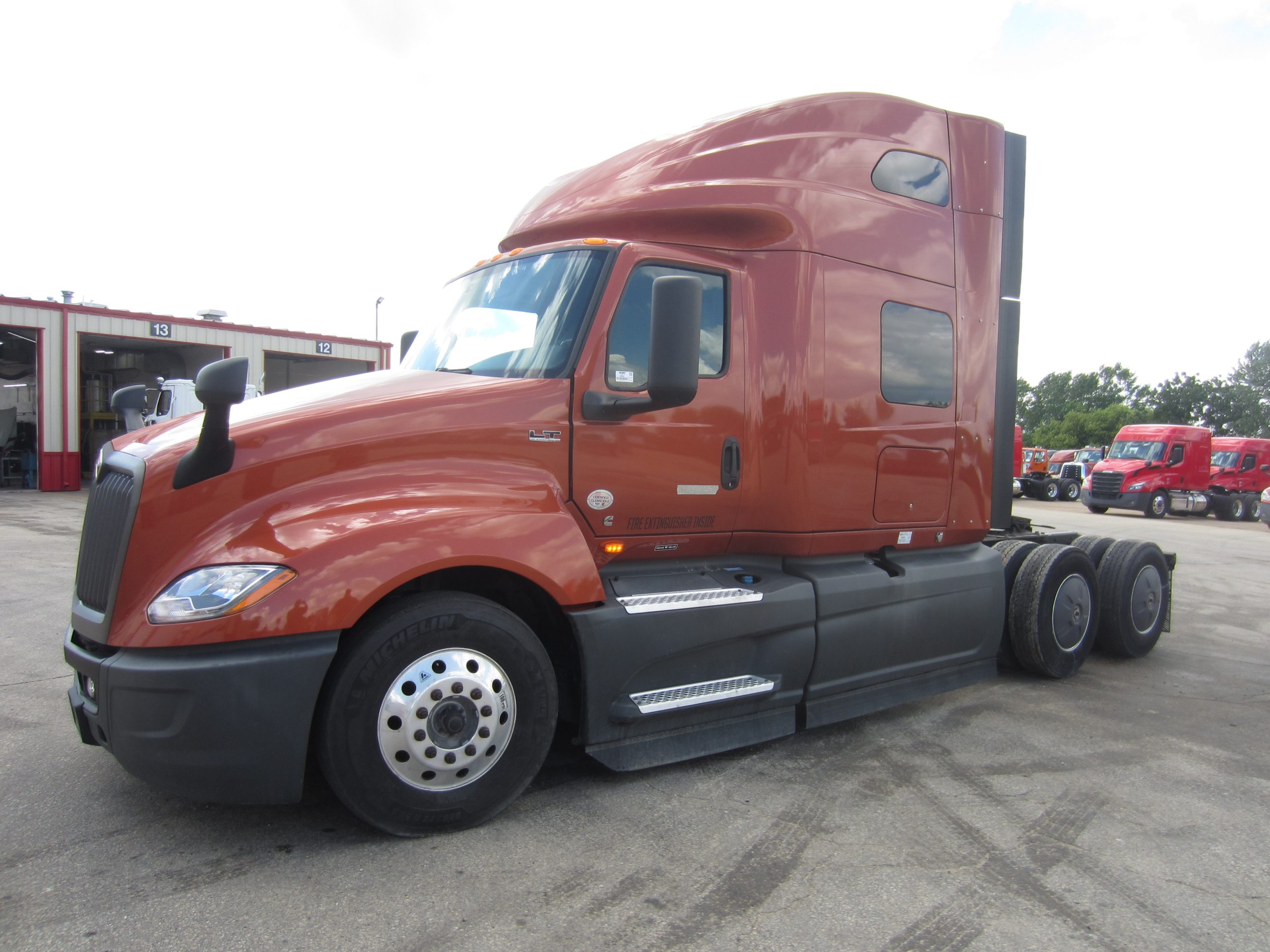 2022 International LT625 - image 1 of 6