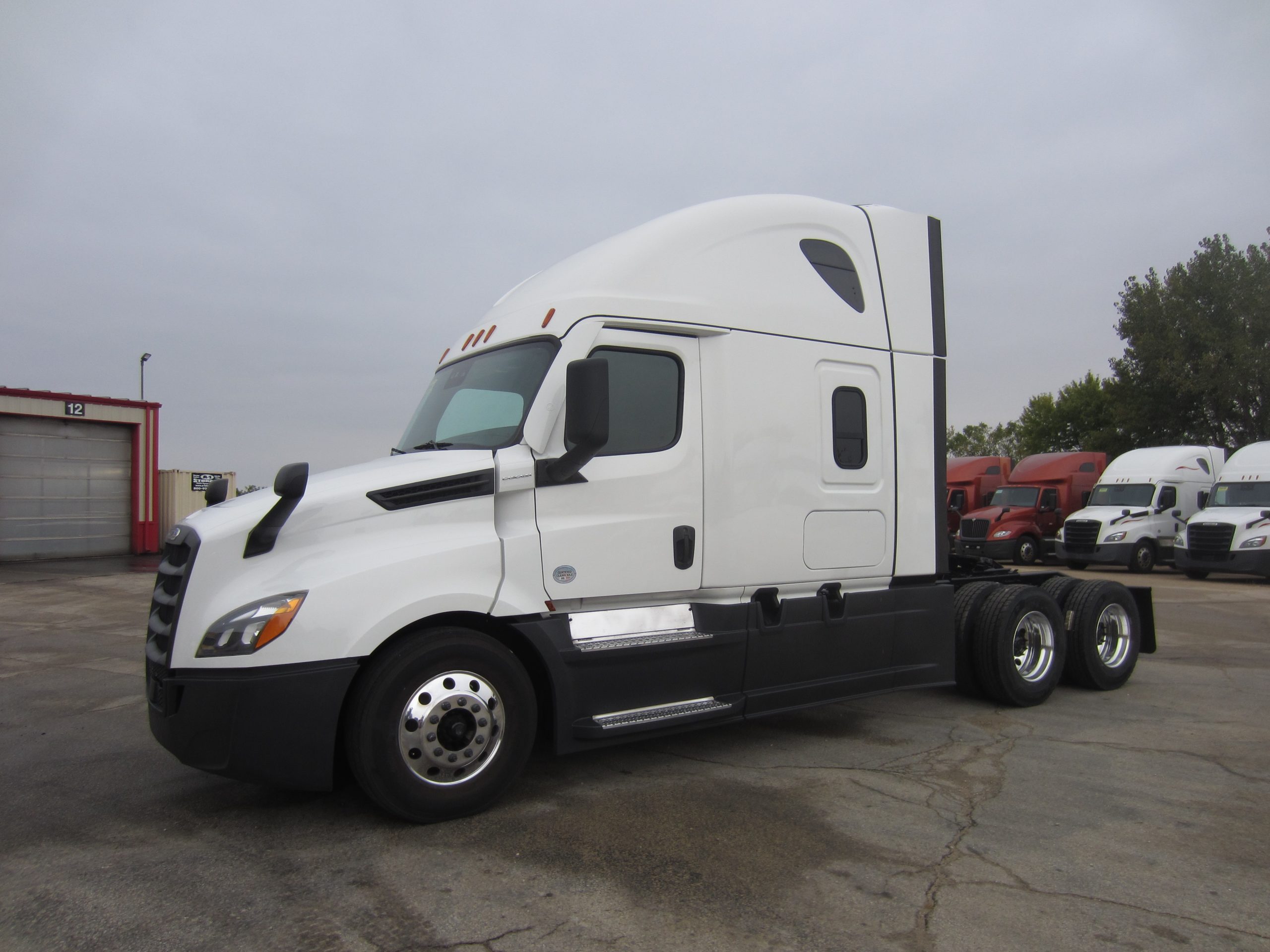 2023 Freightliner - image 1