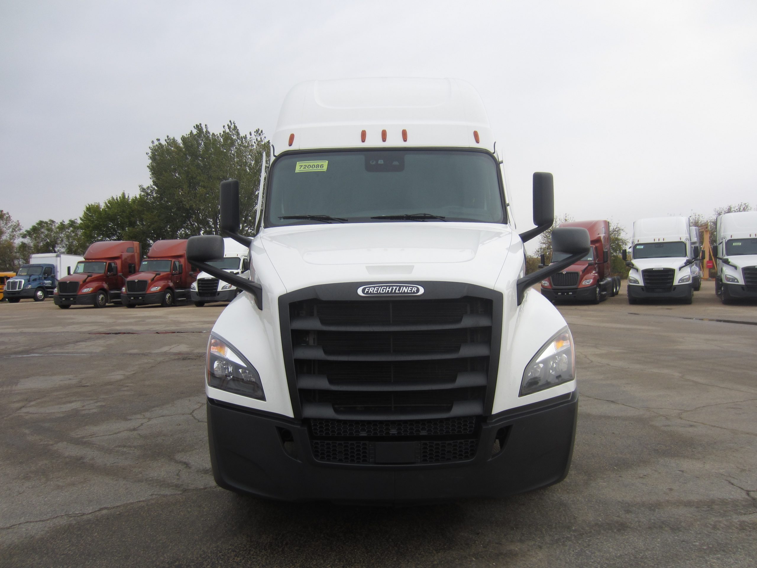 2023 Freightliner - image 2