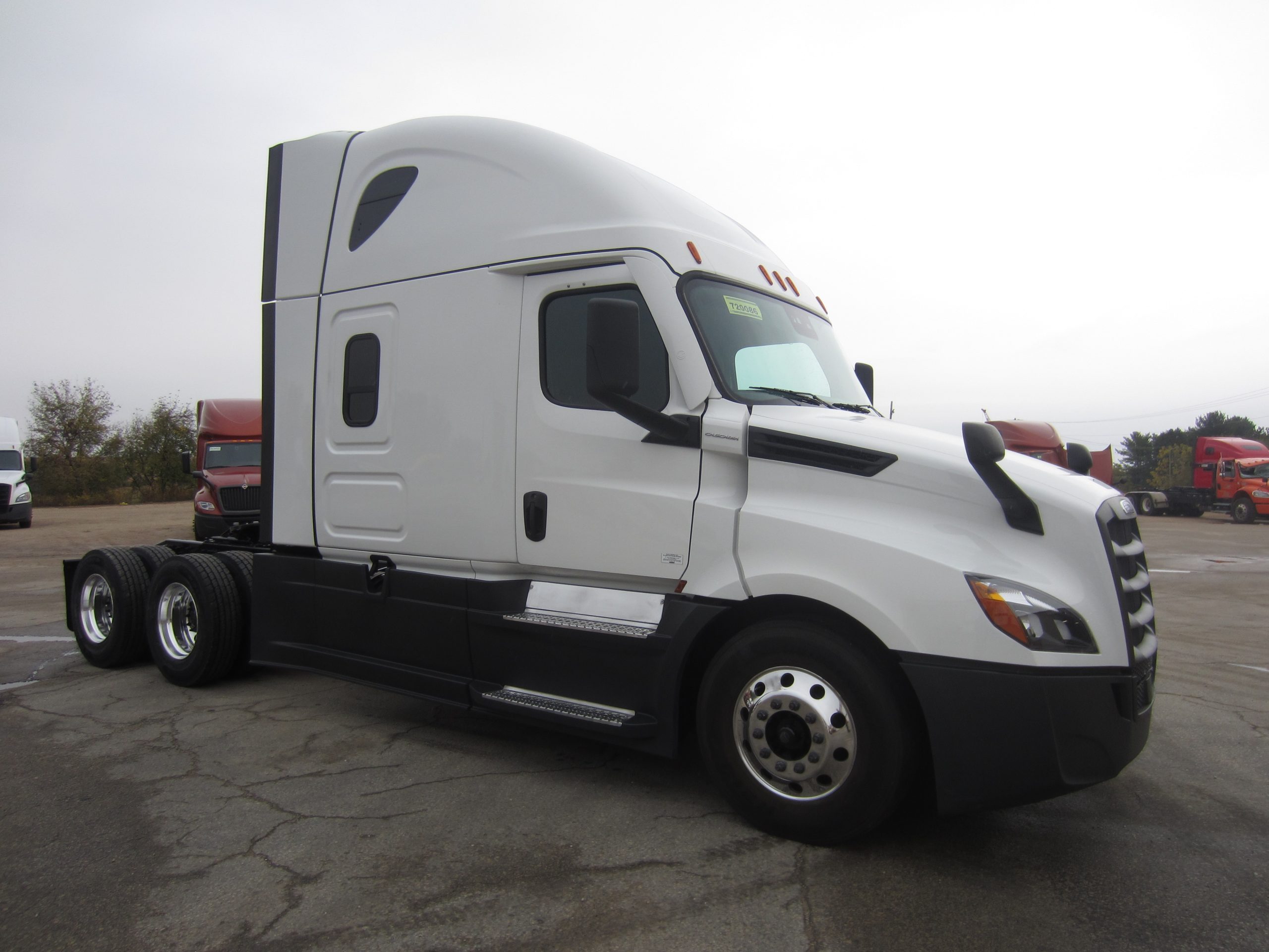 2023 Freightliner - image 3
