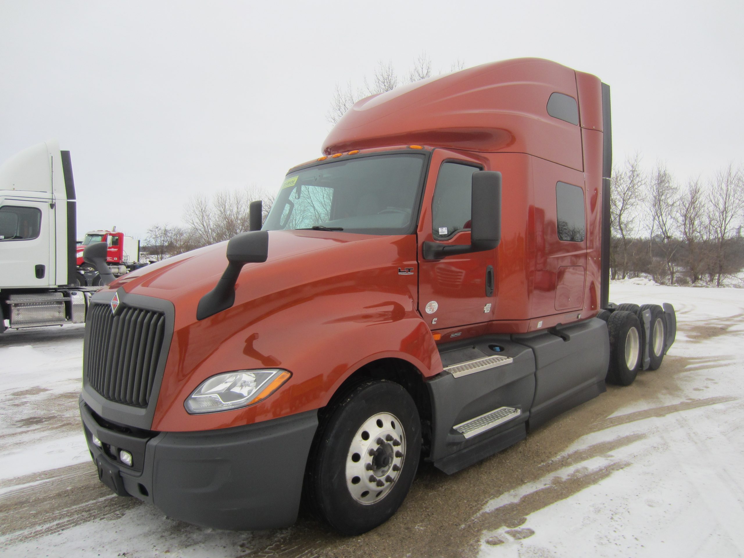 2022 International LT625 - image 1 of 6