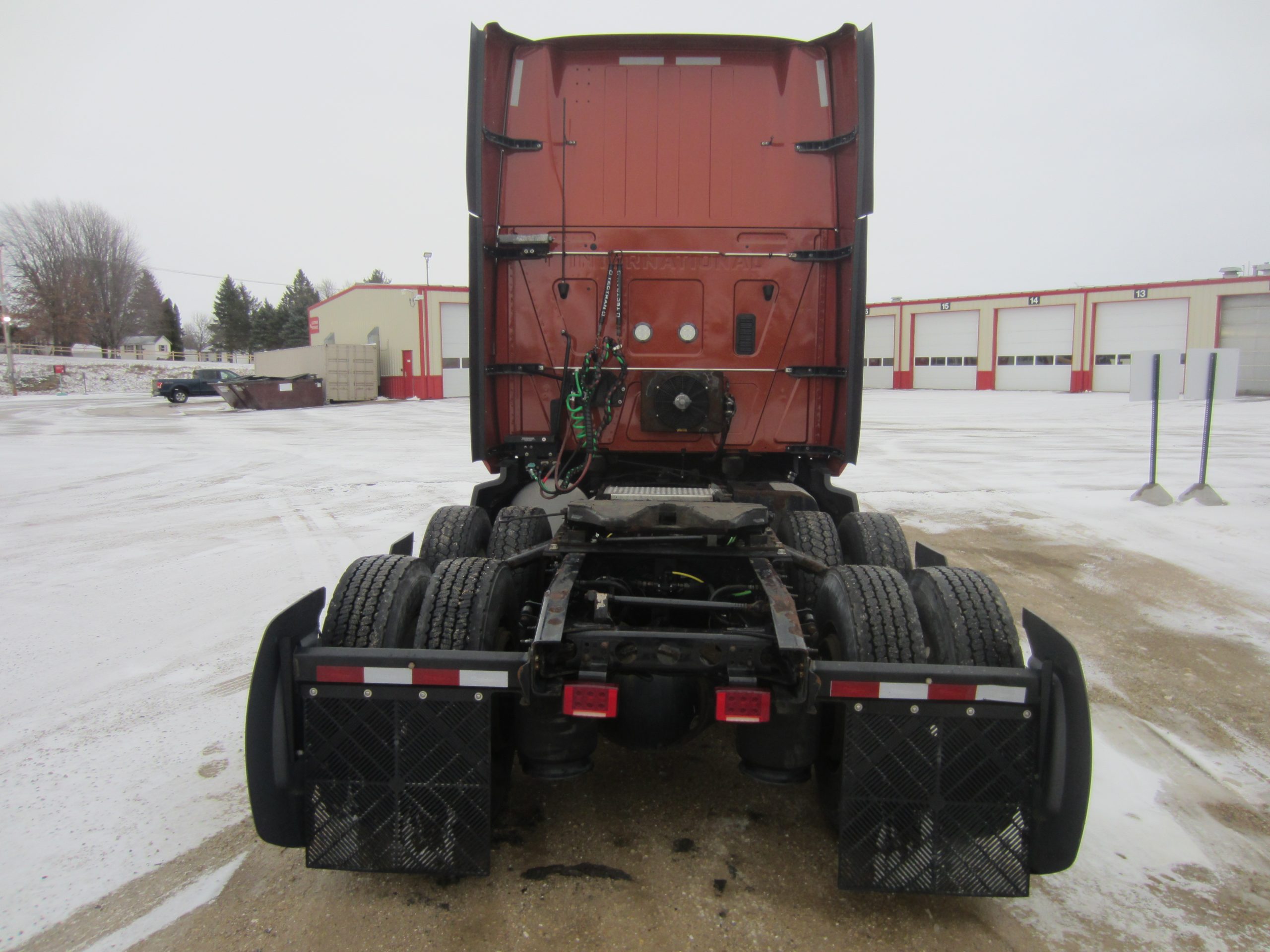 2022 International LT625 - image 4 of 6