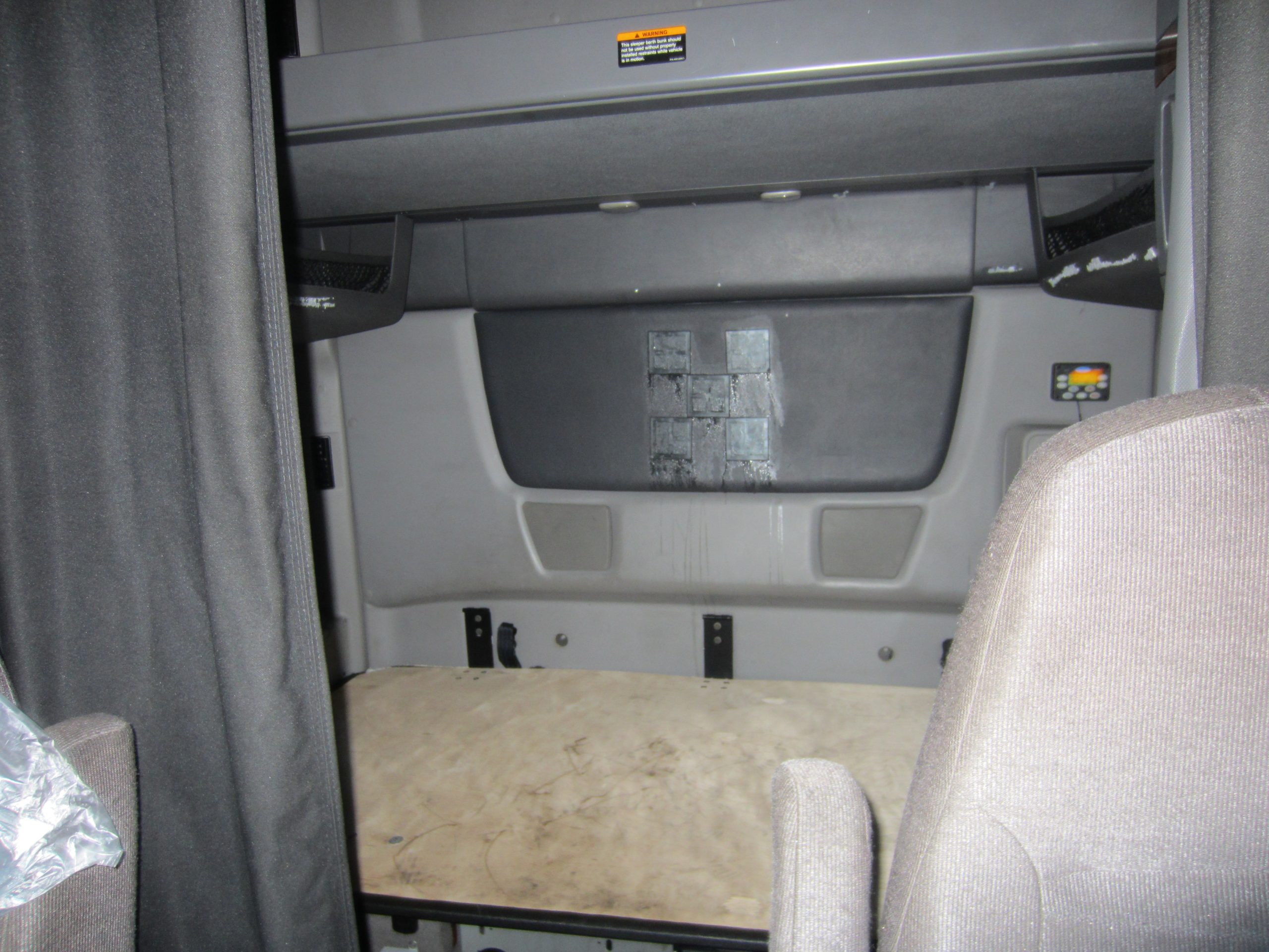 2022 International LT625 - image 6 of 6