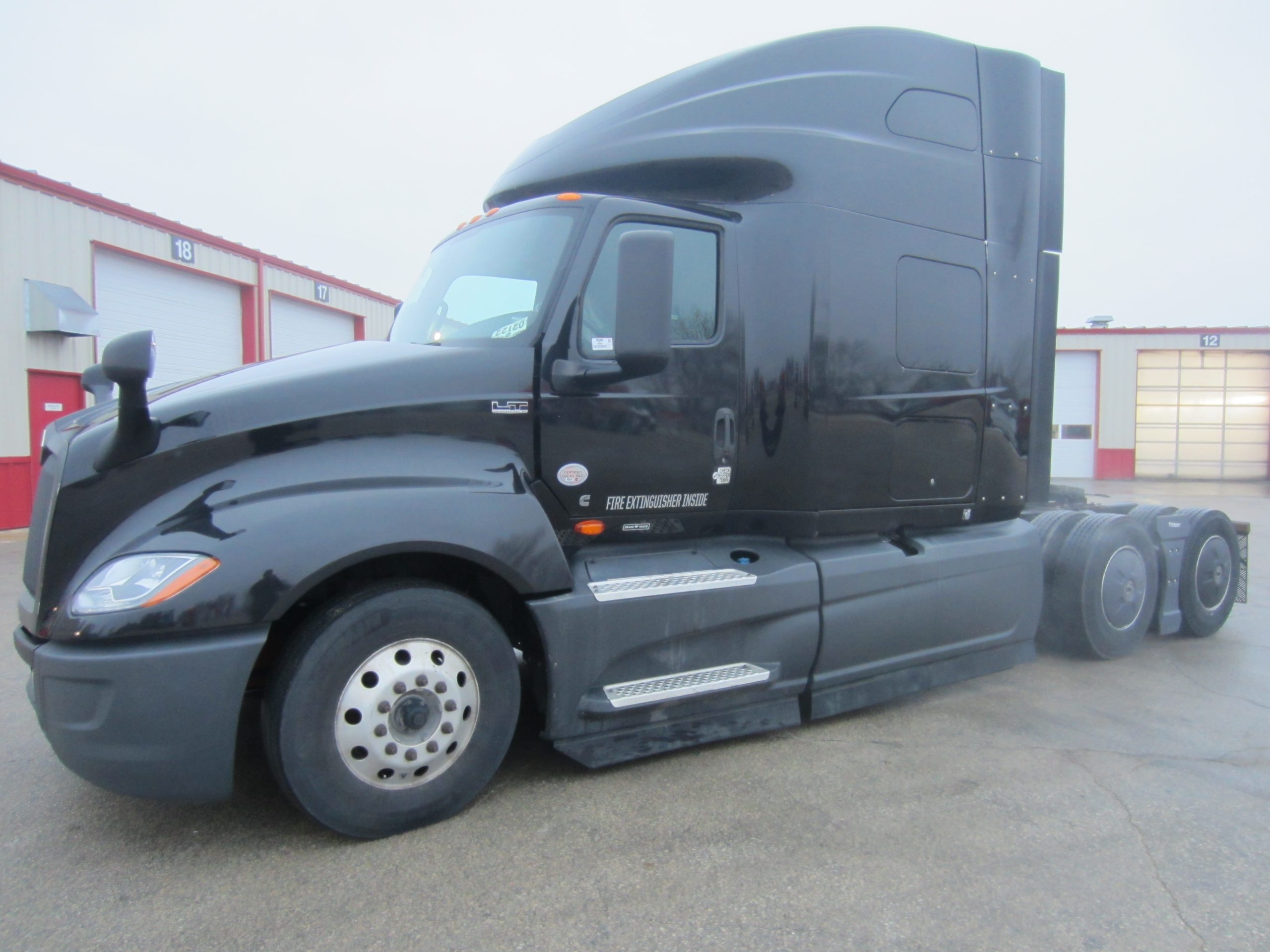 2022 International LT625 - image 1 of 6