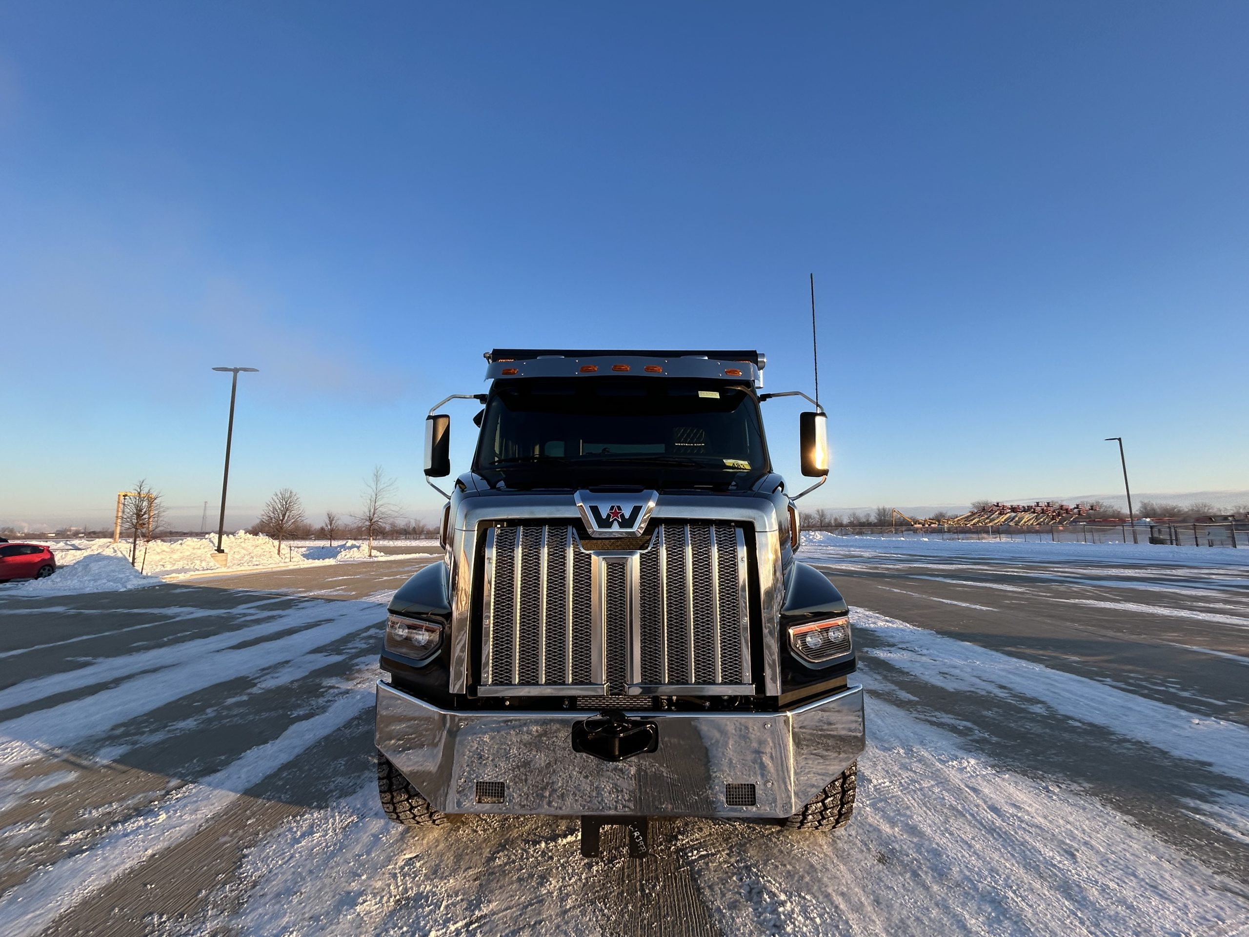 2026 Western Star 47X - image 2 of 6