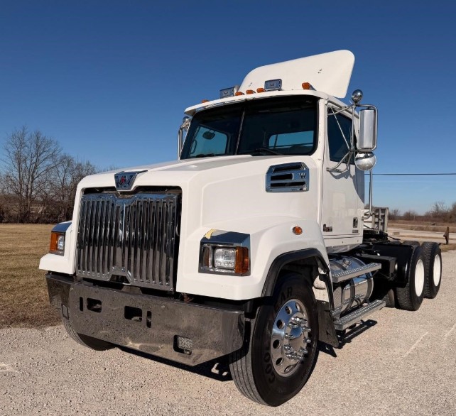 2021 Western Star 4700SF - image 1 of 3
