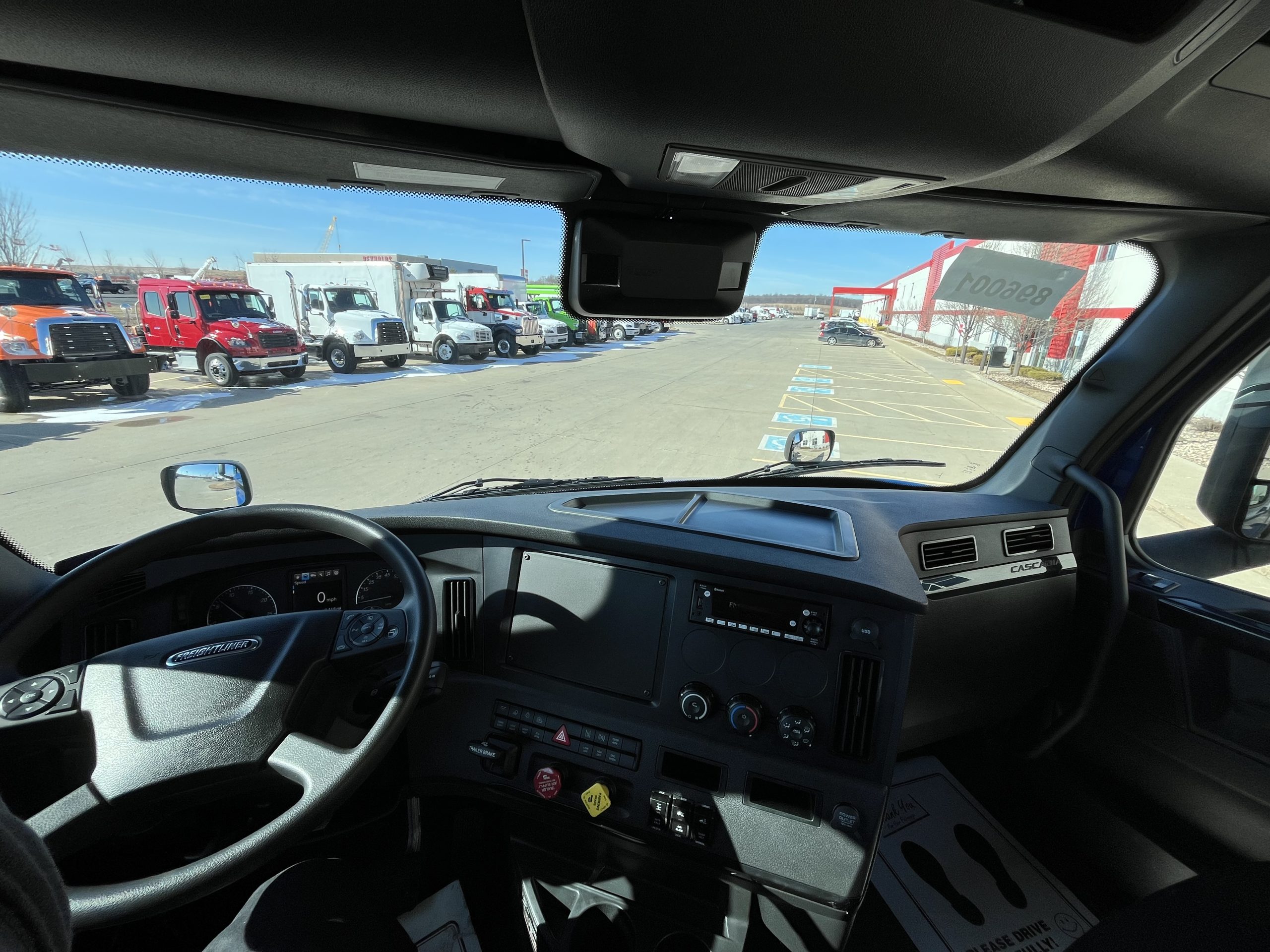 2025 Freightliner - image 5