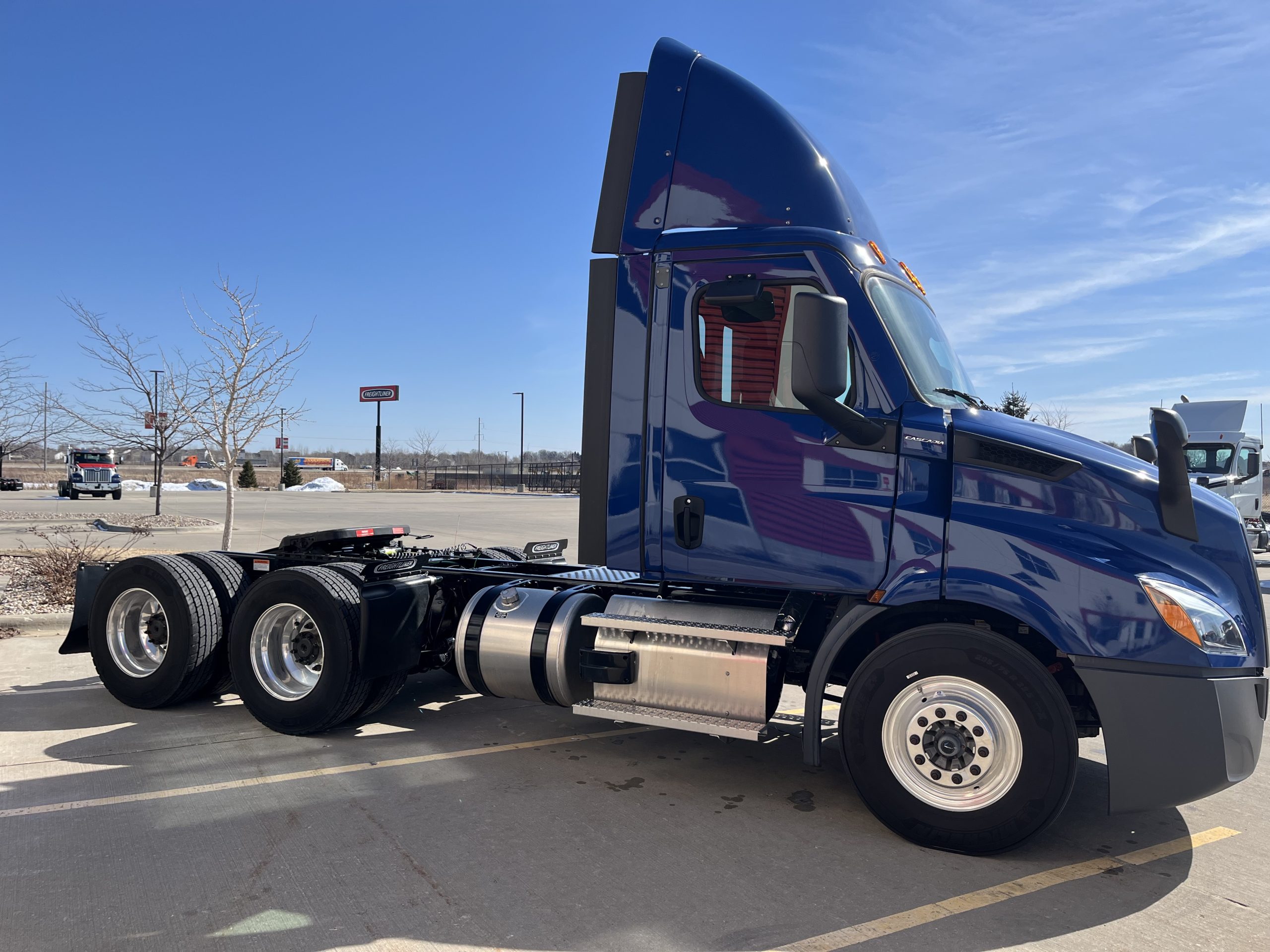 2025 Freightliner - image 3