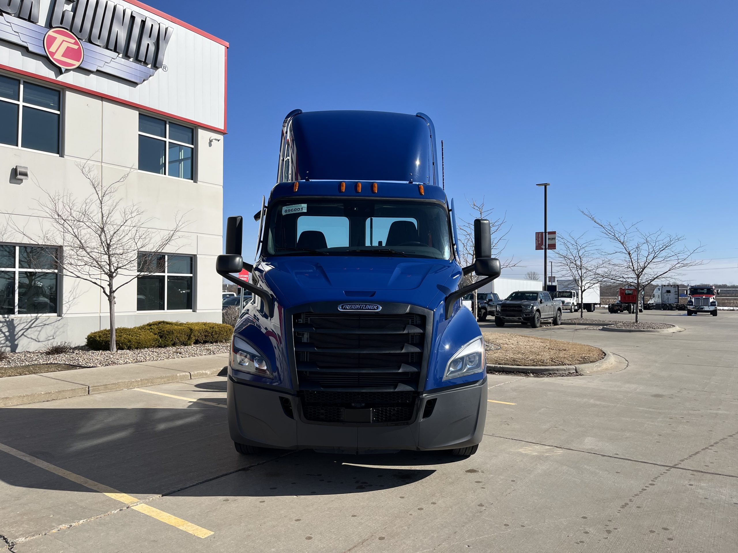 2025 Freightliner - image 2