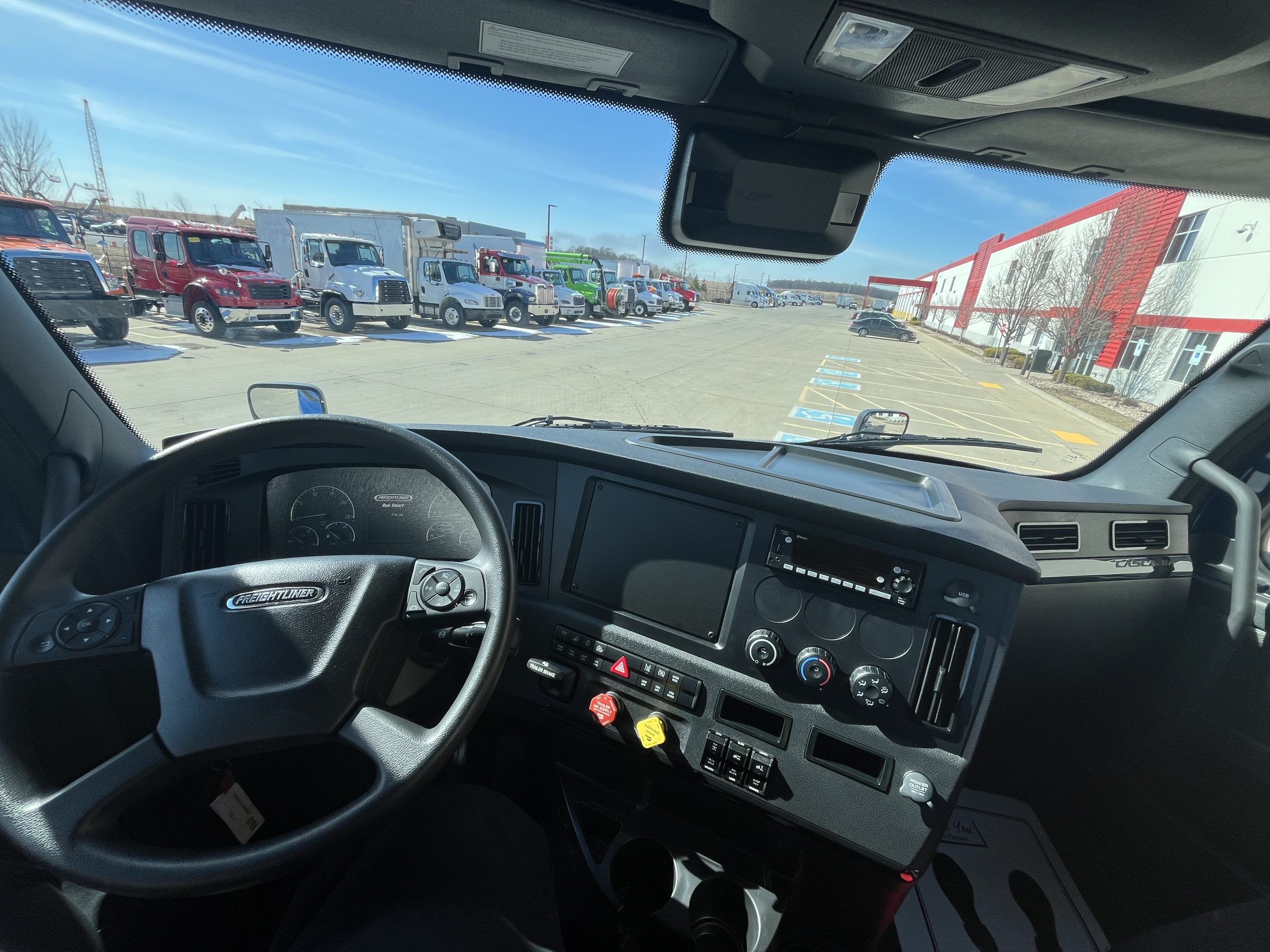 2025 Freightliner - image 5