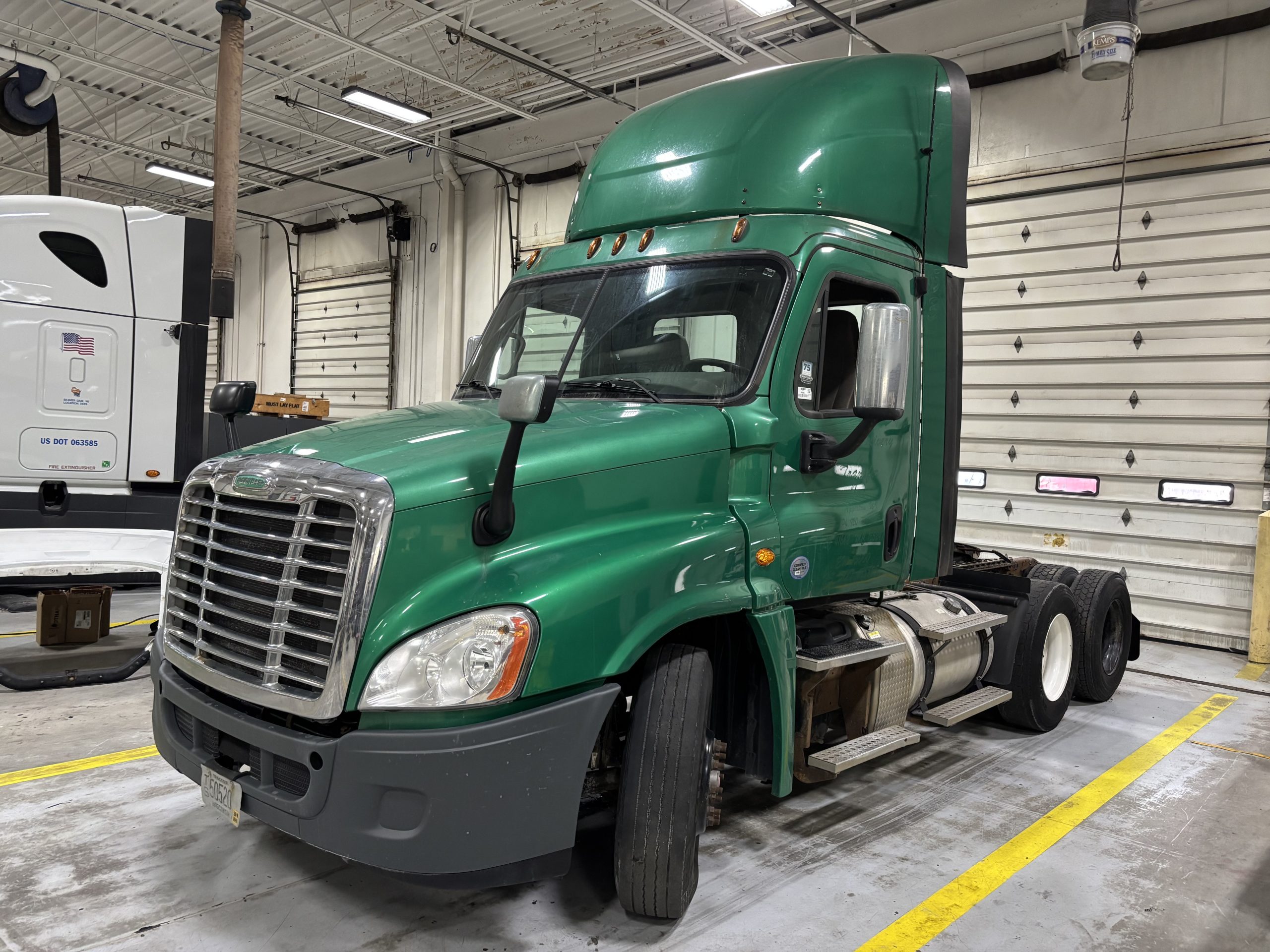 2017 Freightliner CA113 - image 1 of 1