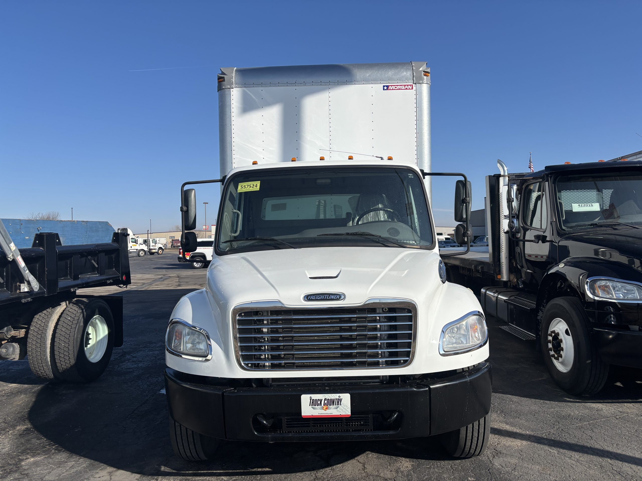 2018 Freightliner M2 106 — photo 2