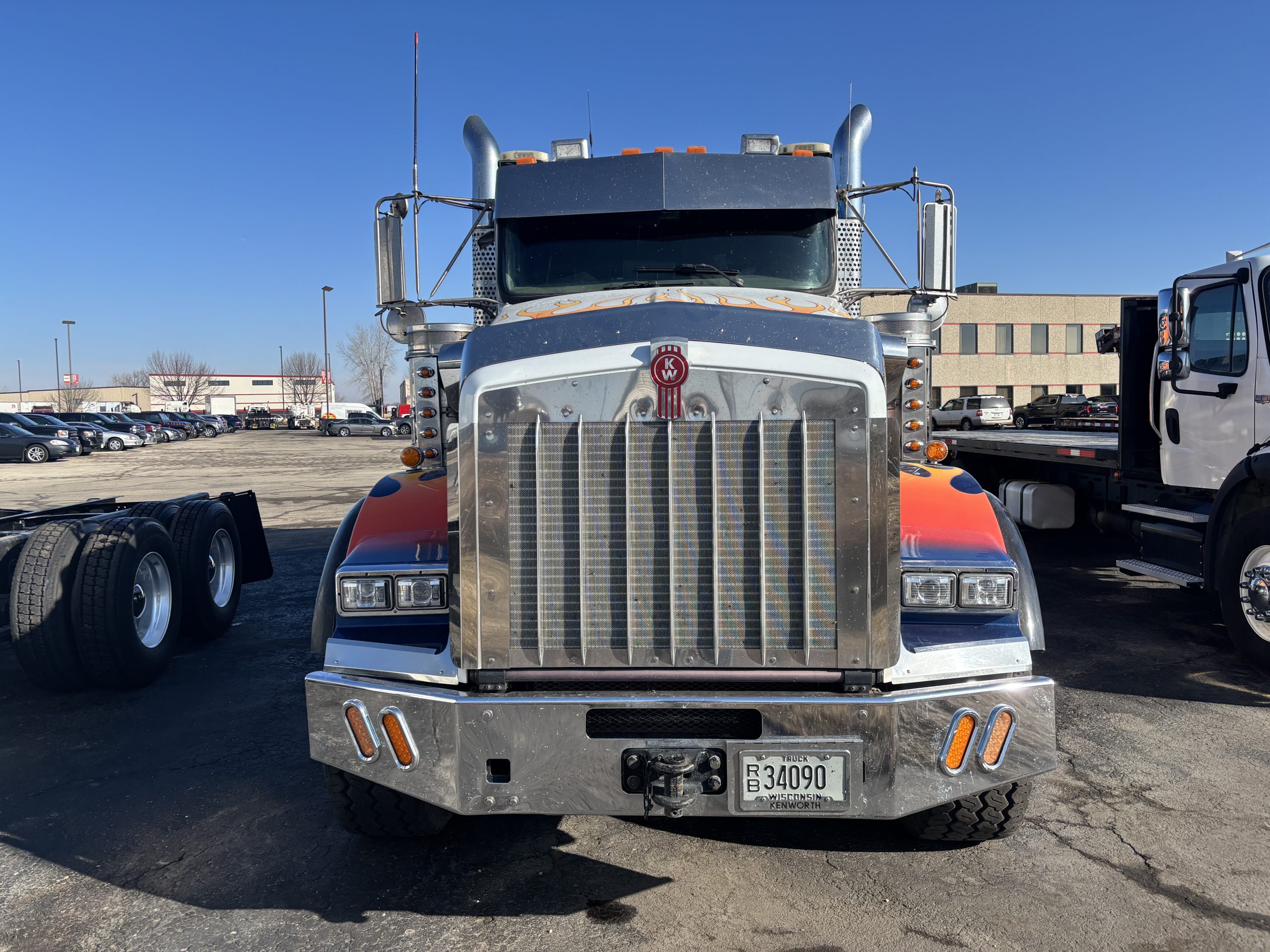 2019 Kenworth T800 - image 2 of 6