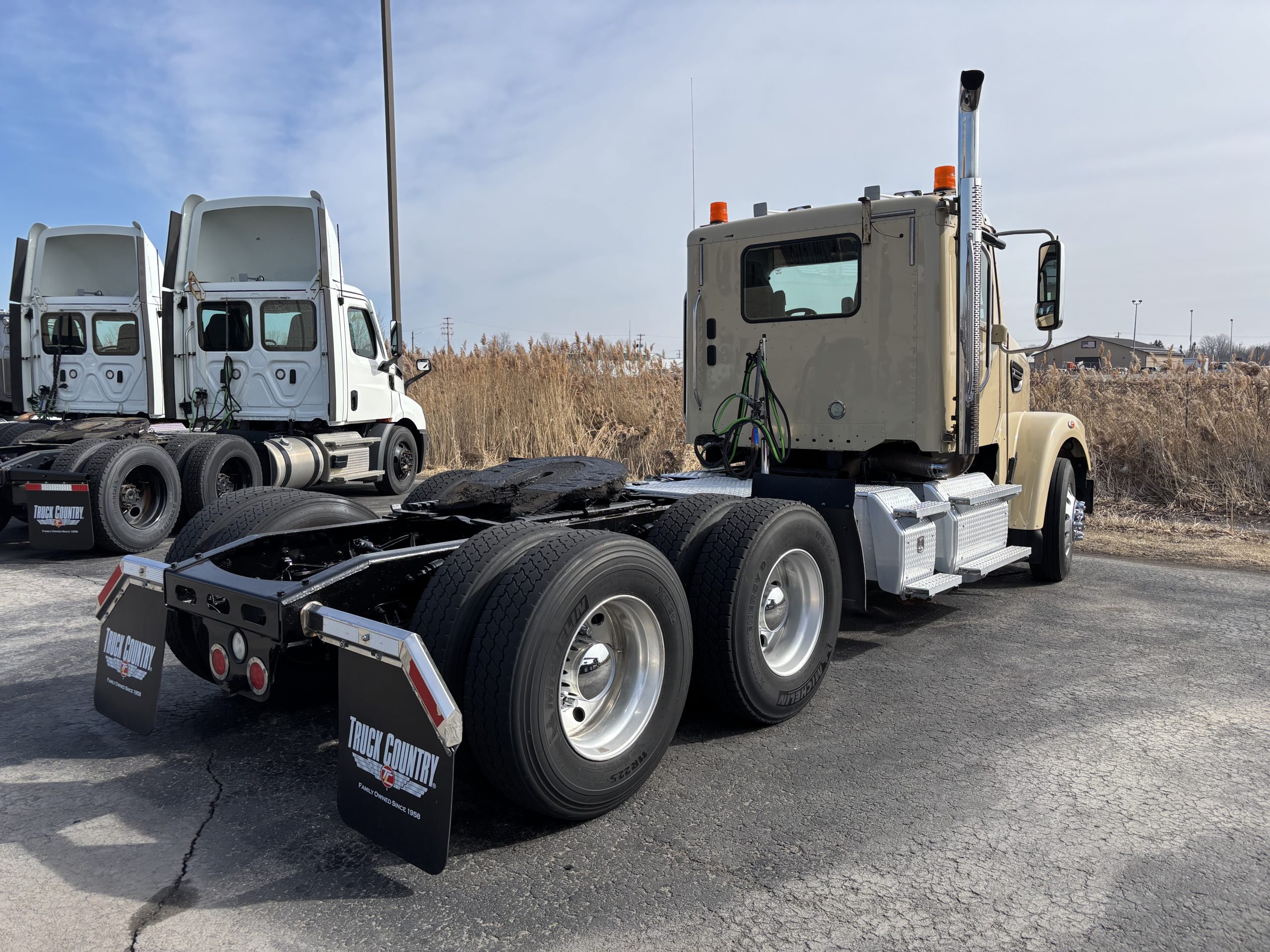 2020 Freightliner 122SD — photo 6