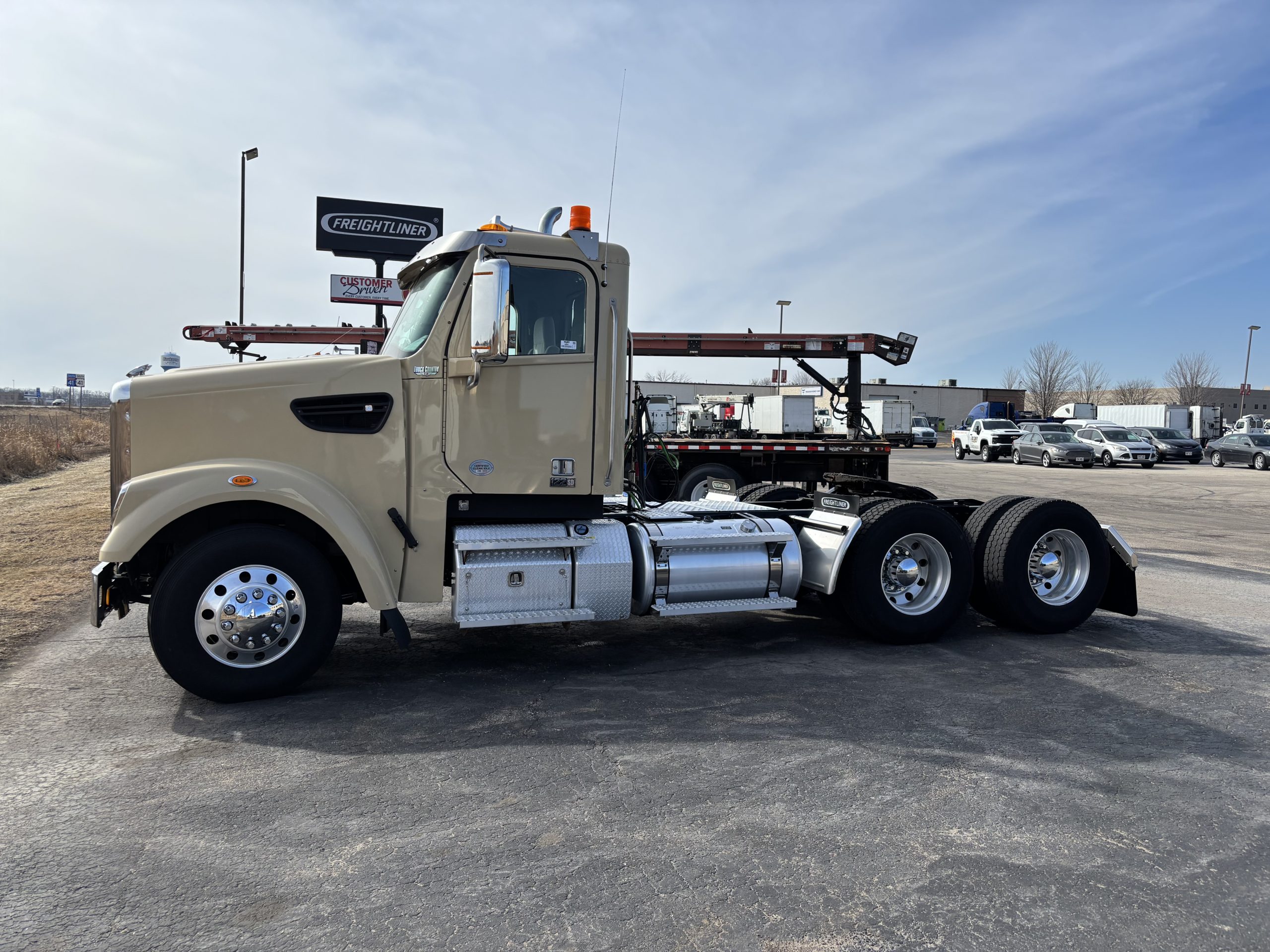 2020 Freightliner 122SD — photo 5