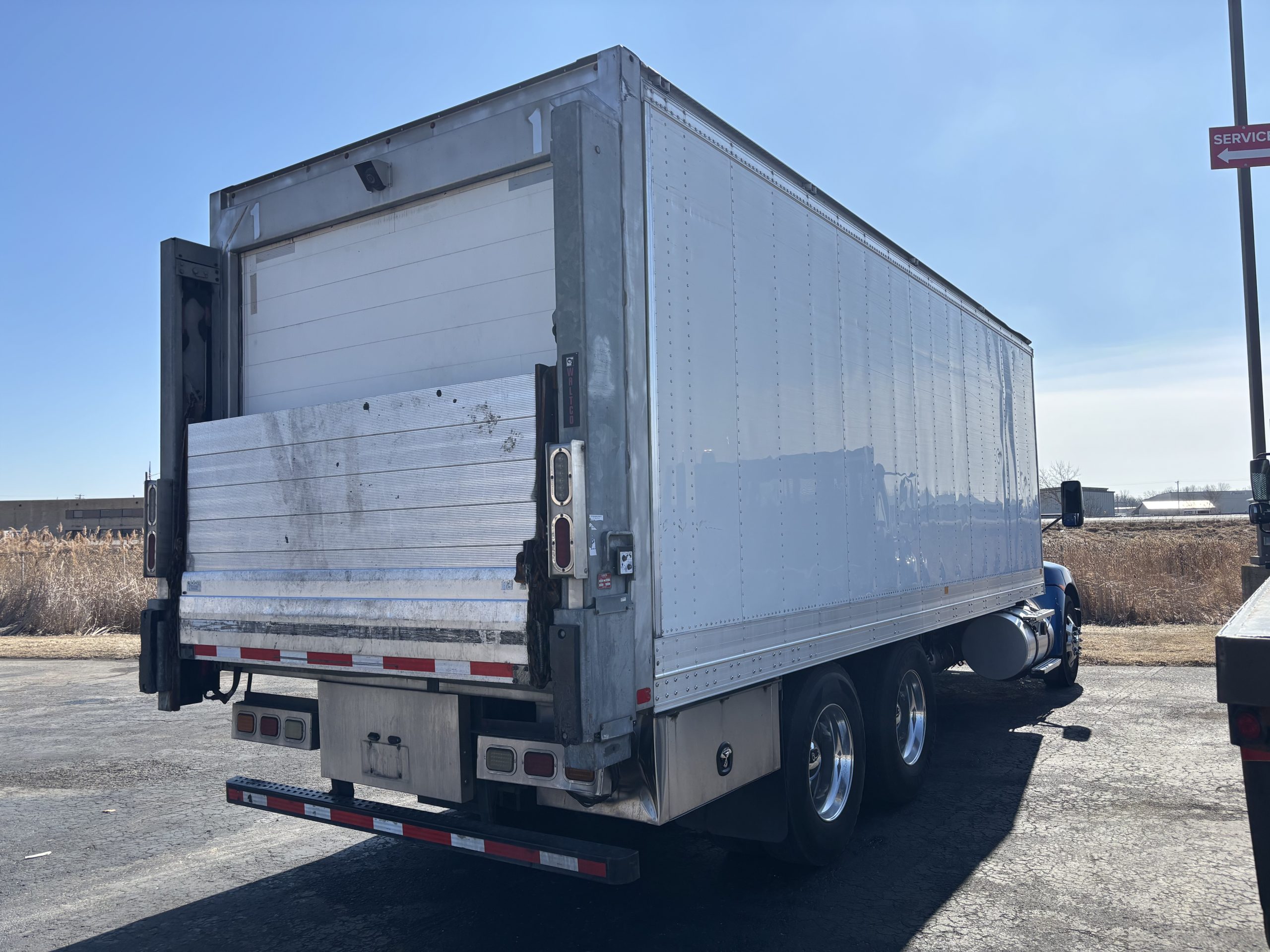 2019 Kenworth T370 - image 6 of 6