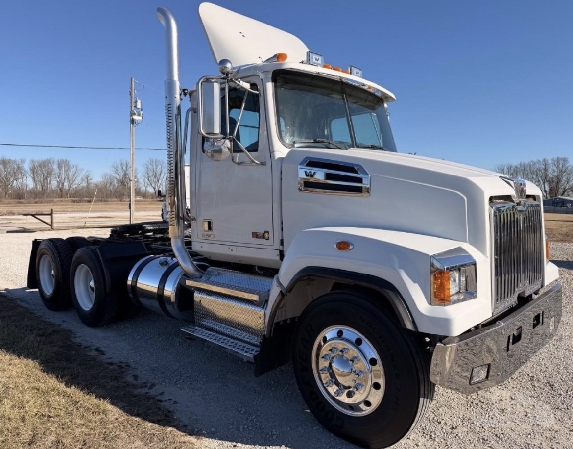 2021 Western Star 4700SF - image 2 of 3