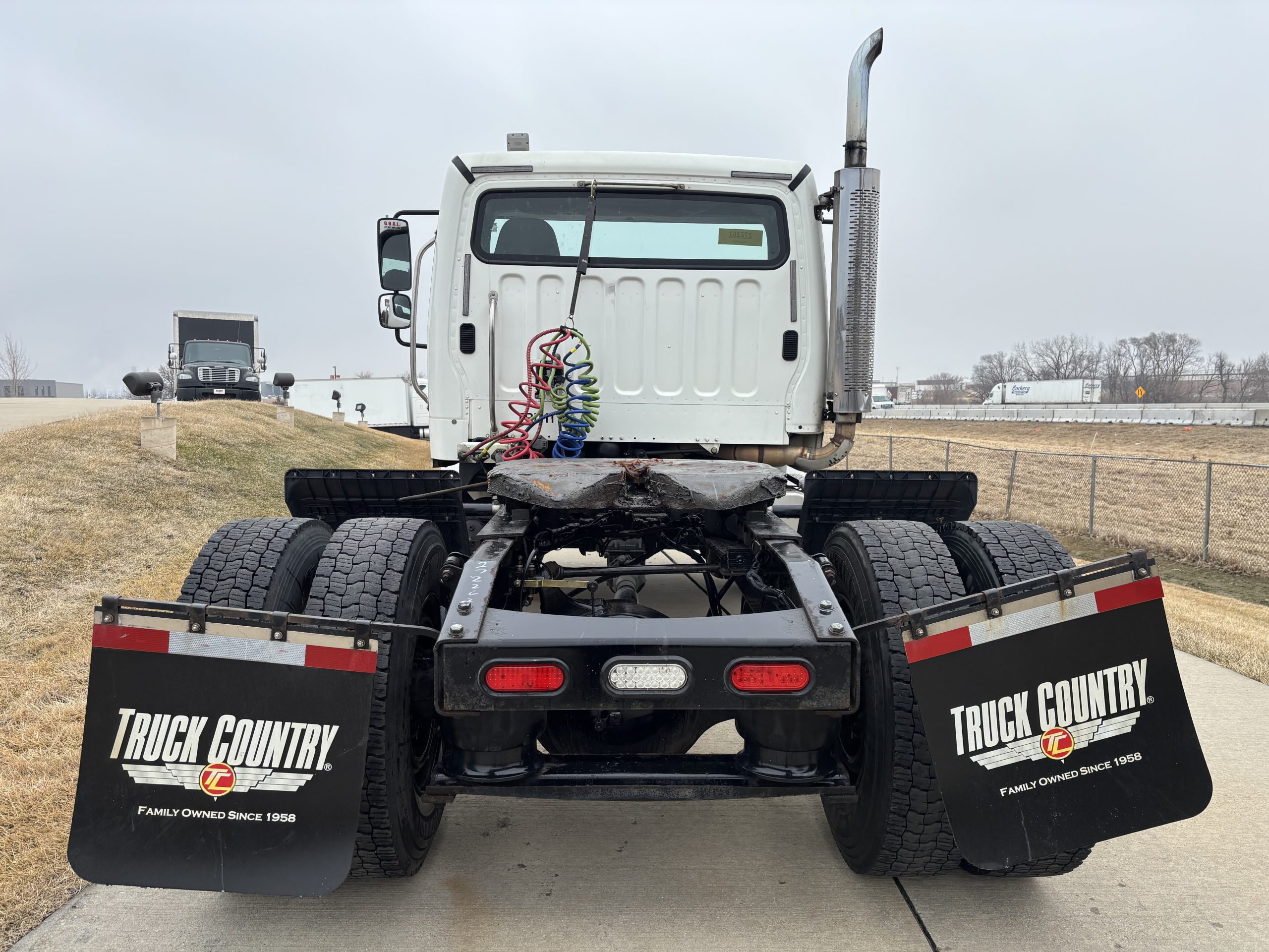 2007 Freightliner M2 106 - image 4 of 6