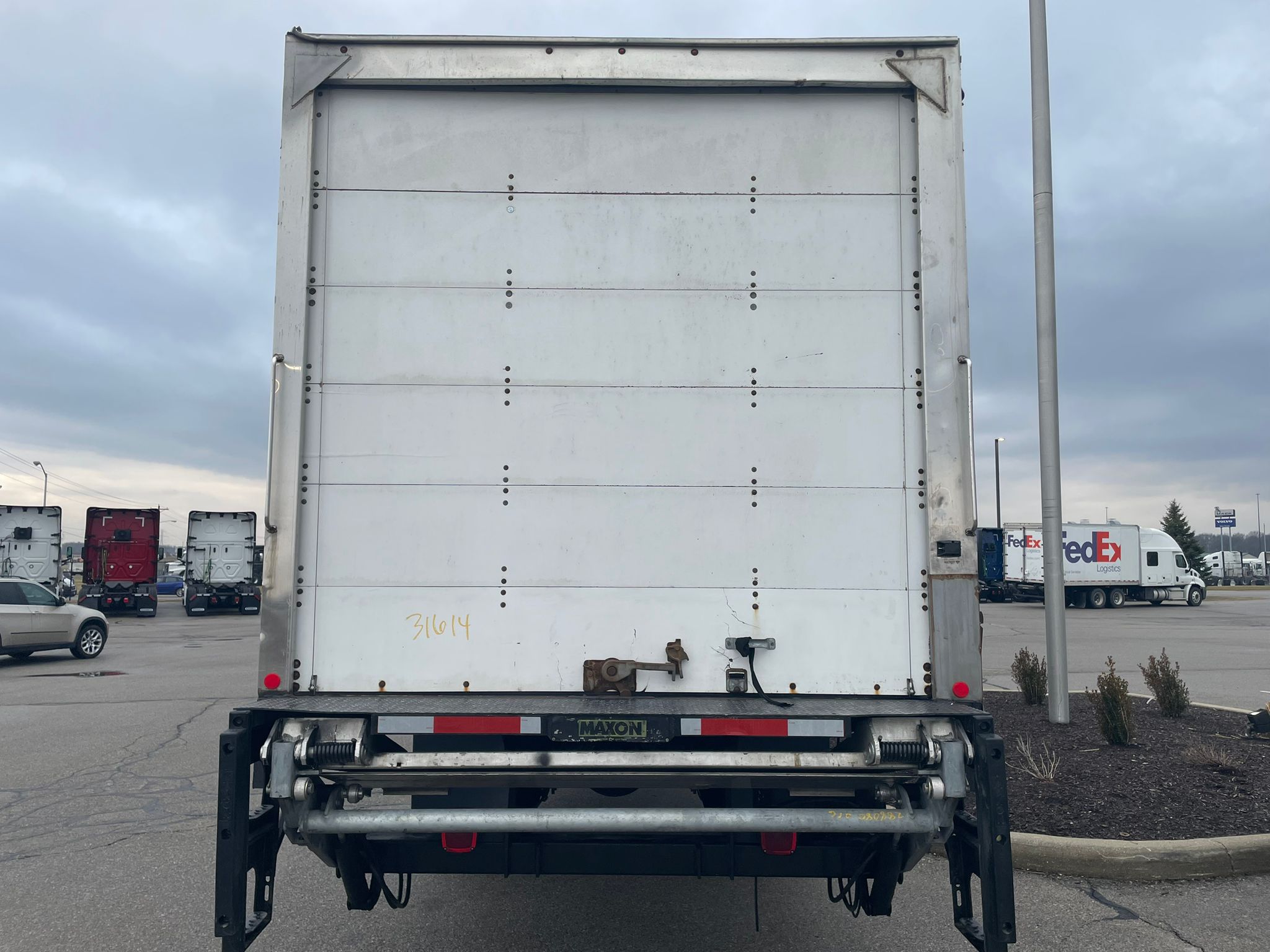 2021 Freightliner M2 106 - image 4 of 6