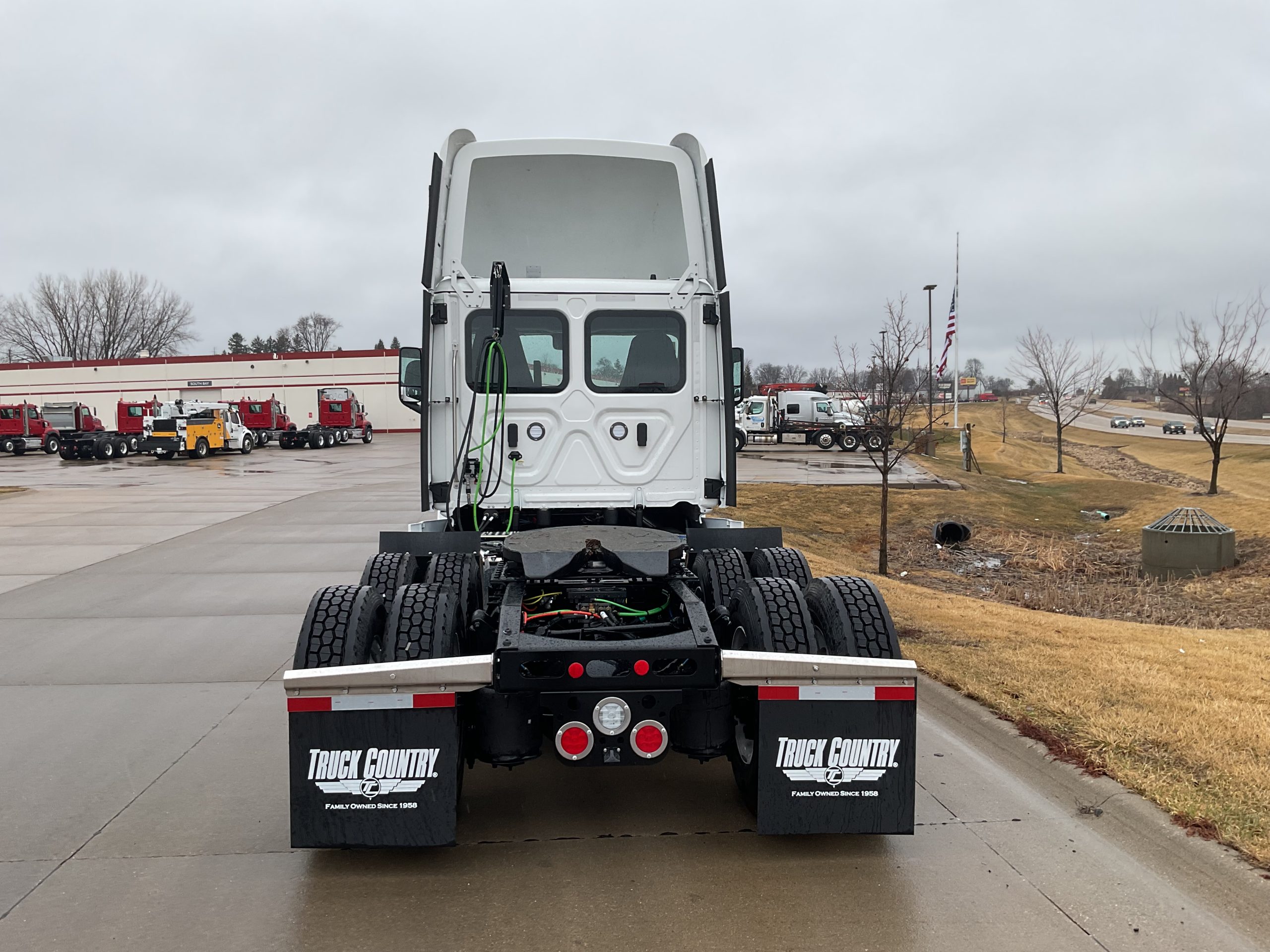 2026 Freightliner PJ126DC - image 4 of 6