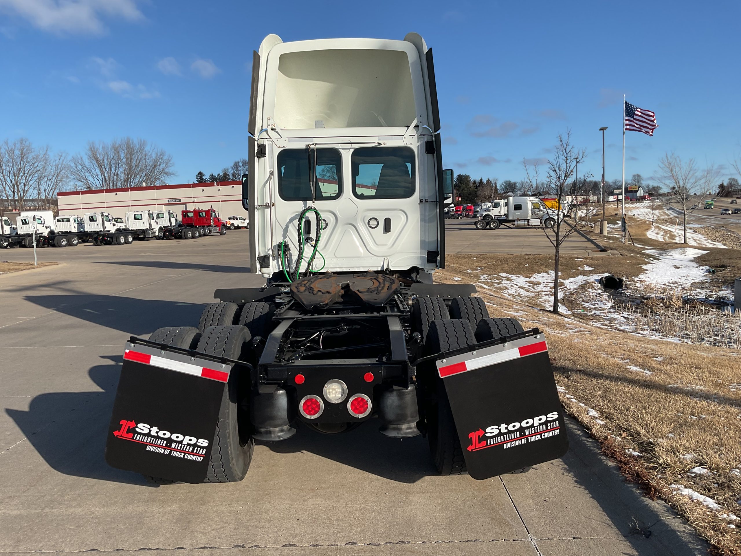 2021 Freightliner PE116 2021 Freightliner PE116 - image 4 of 6