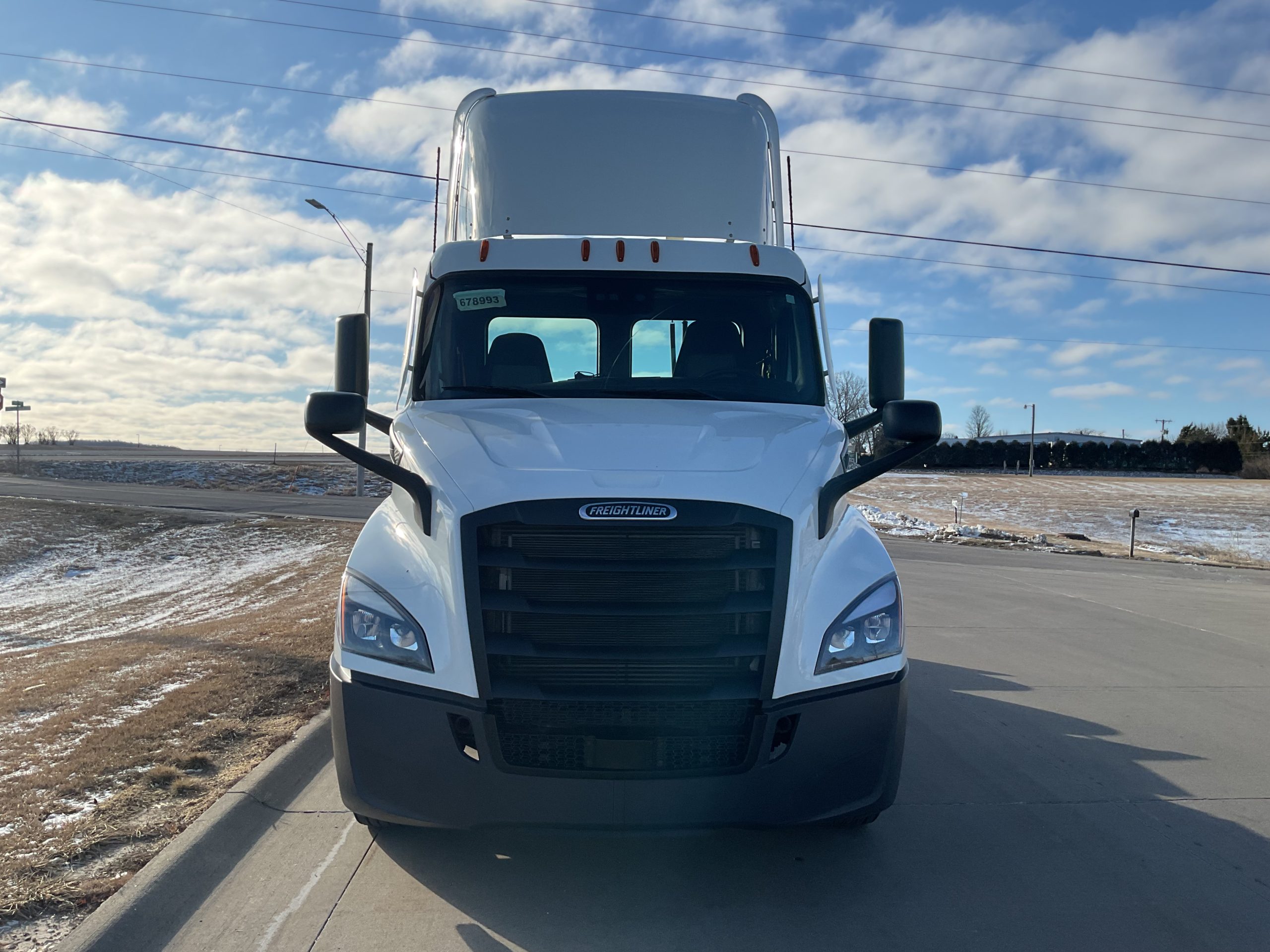 2021 Freightliner PE116 2021 Freightliner PE116 - image 2 of 6