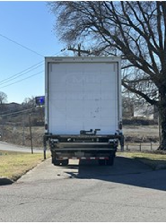 2022 Kenworth T270 - image 4