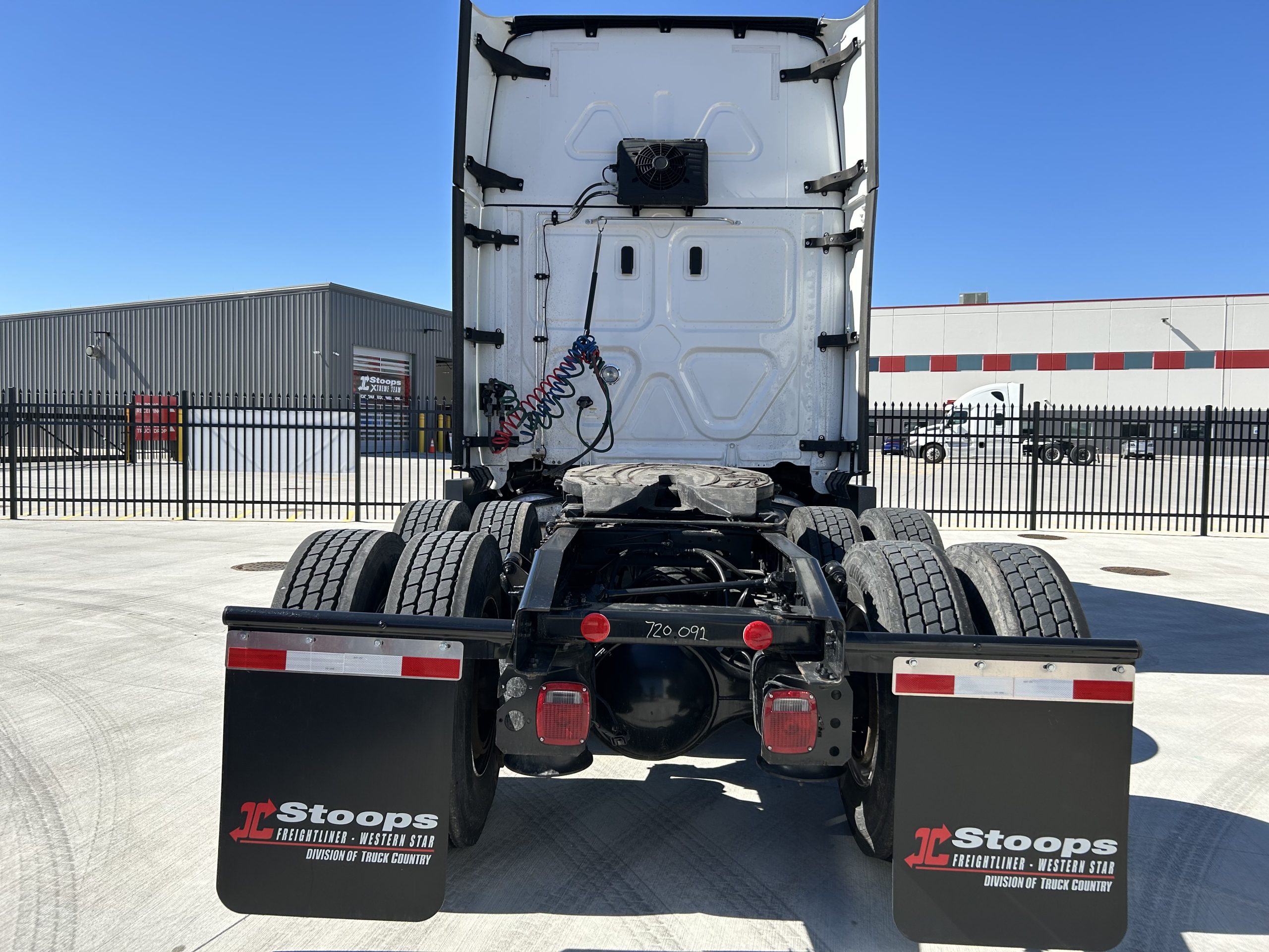2023 Freightliner PT126SLP 2023 Freightliner PT126SLP - image 4 of 6
