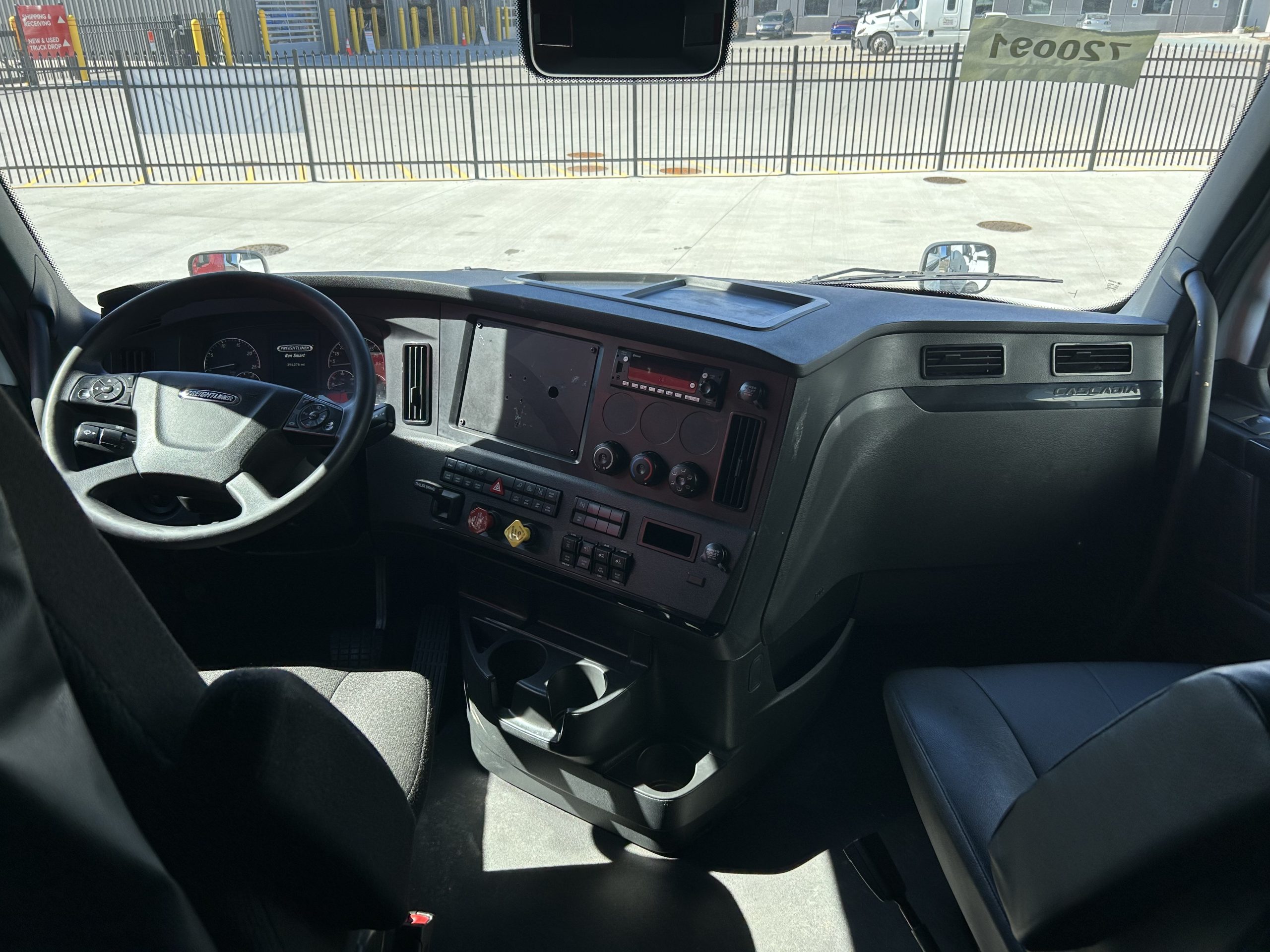 2023 Freightliner PT126SLP 2023 Freightliner PT126SLP - image 5 of 6