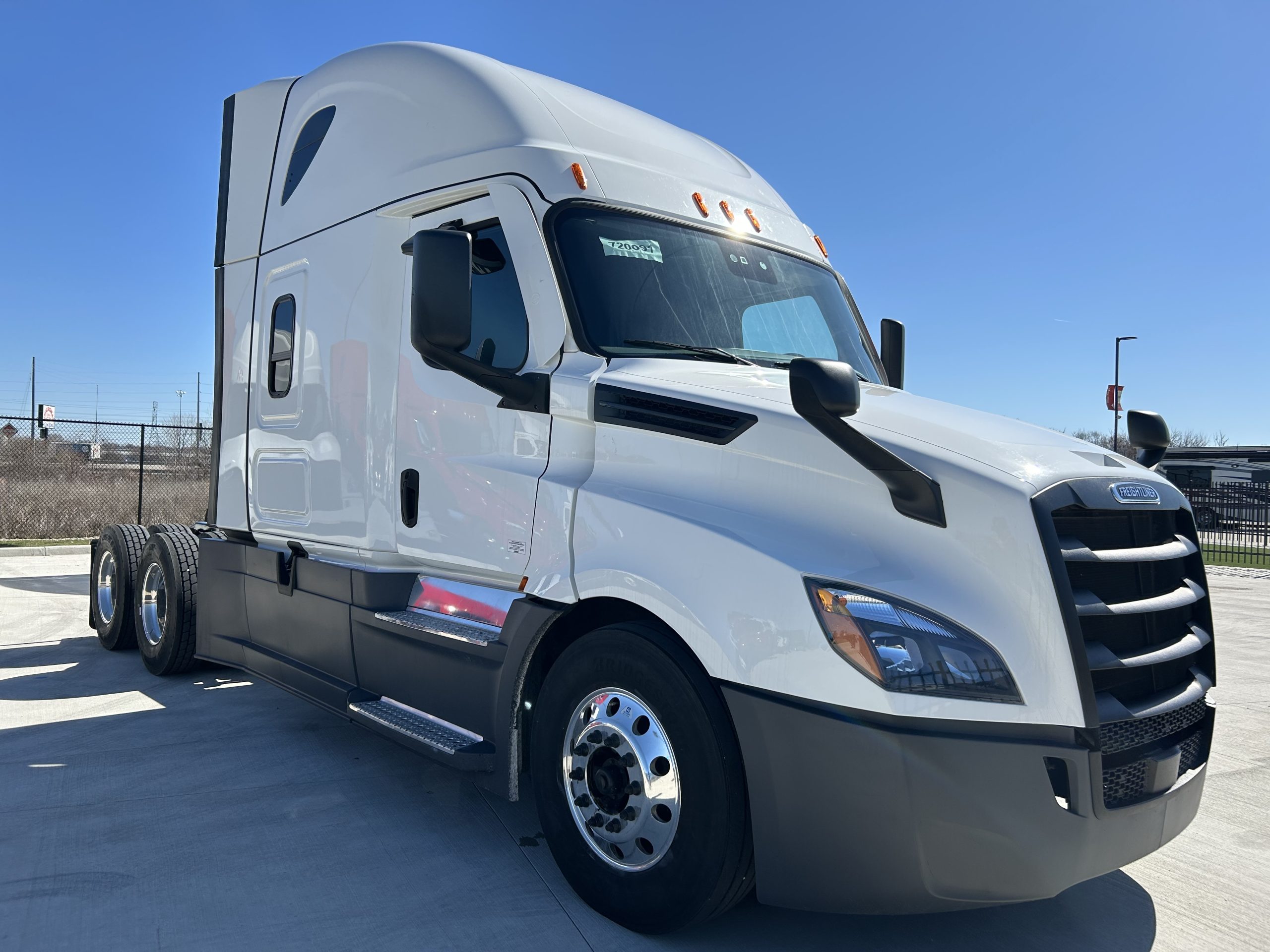 2023 Freightliner PT126SLP 2023 Freightliner PT126SLP - image 3 of 6