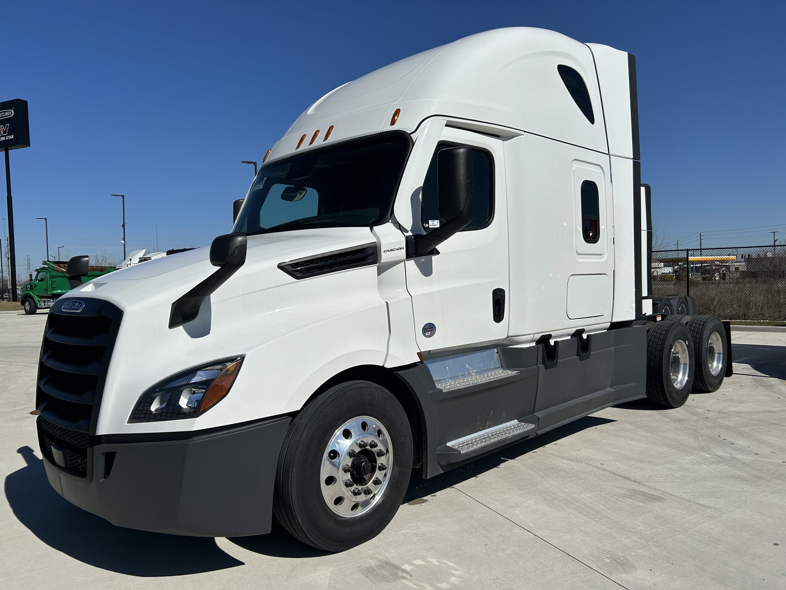 2023 Freightliner PT126SLP 2023 Freightliner PT126SLP - image 1 of 6