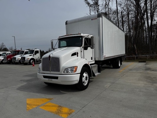 2022 Kenworth T270 - image 1