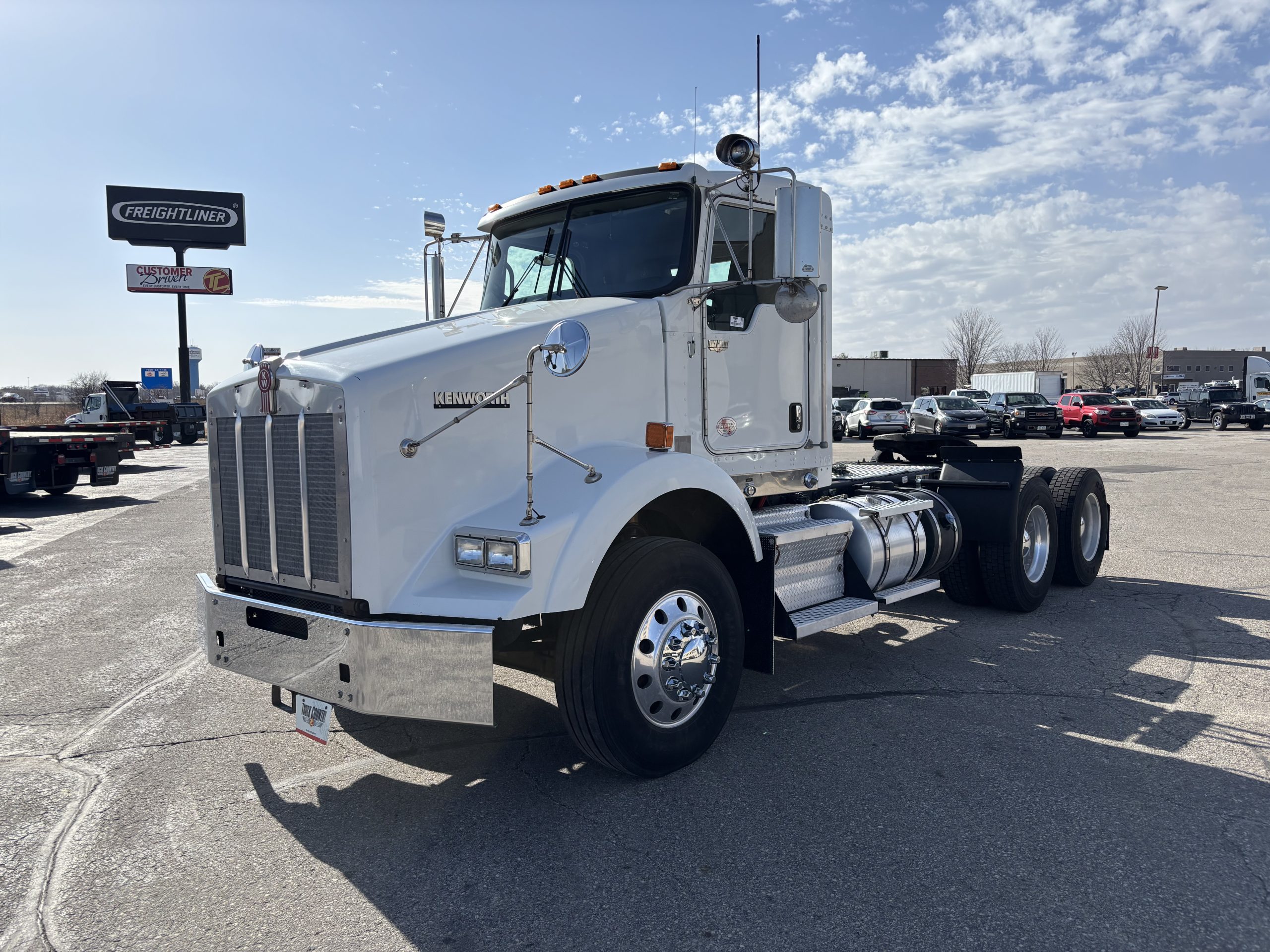 2020 Kenworth T800 - image 1 of 6