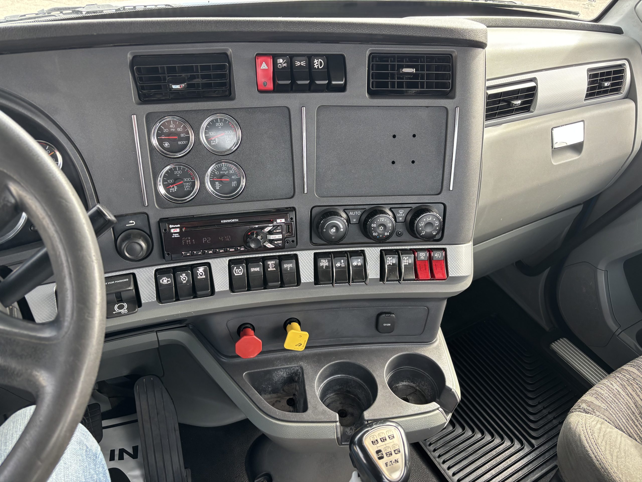 2021 Kenworth T880 - image 4 of 6