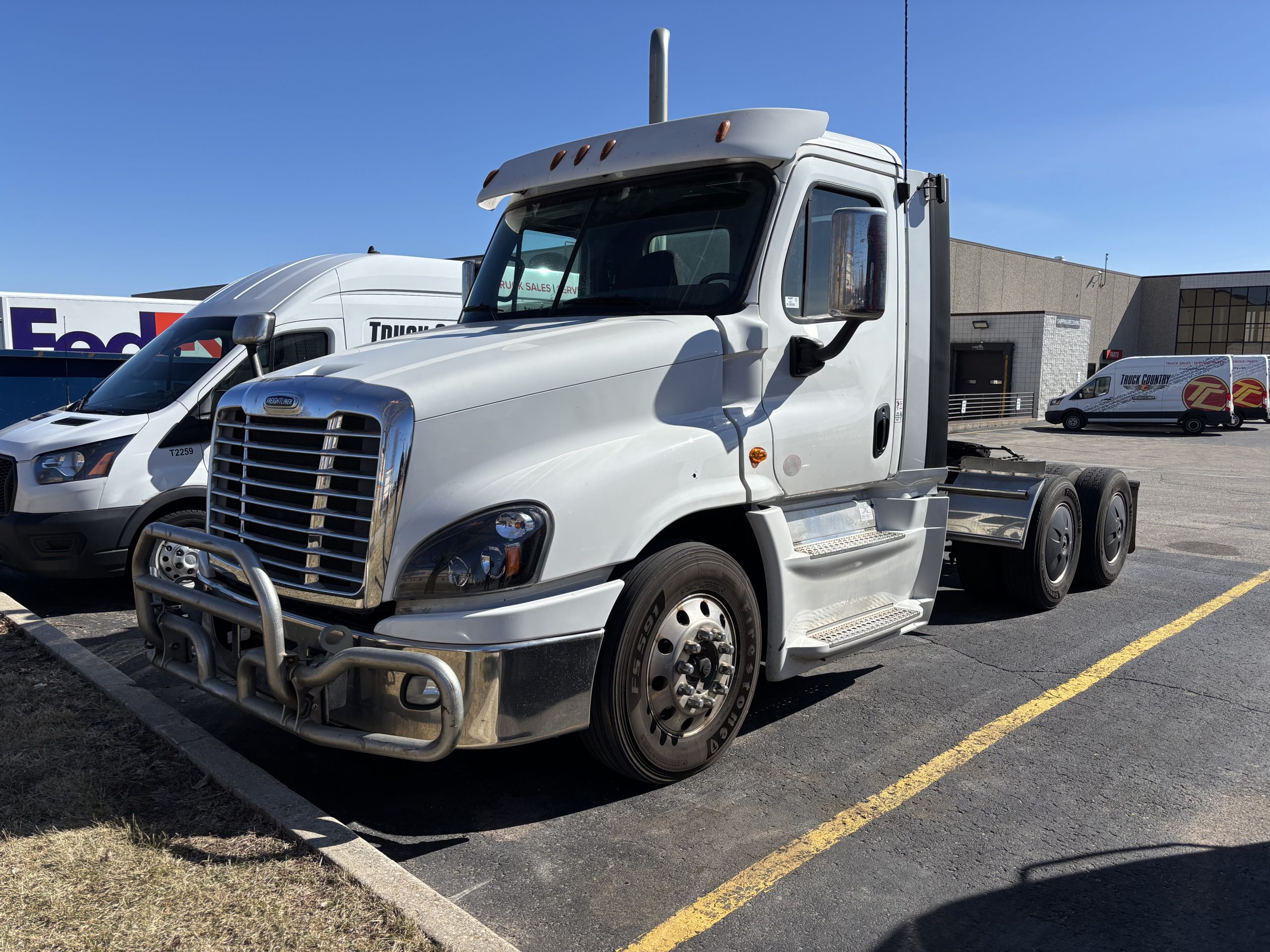 2018 Freightliner CA125 - image 1 of 1