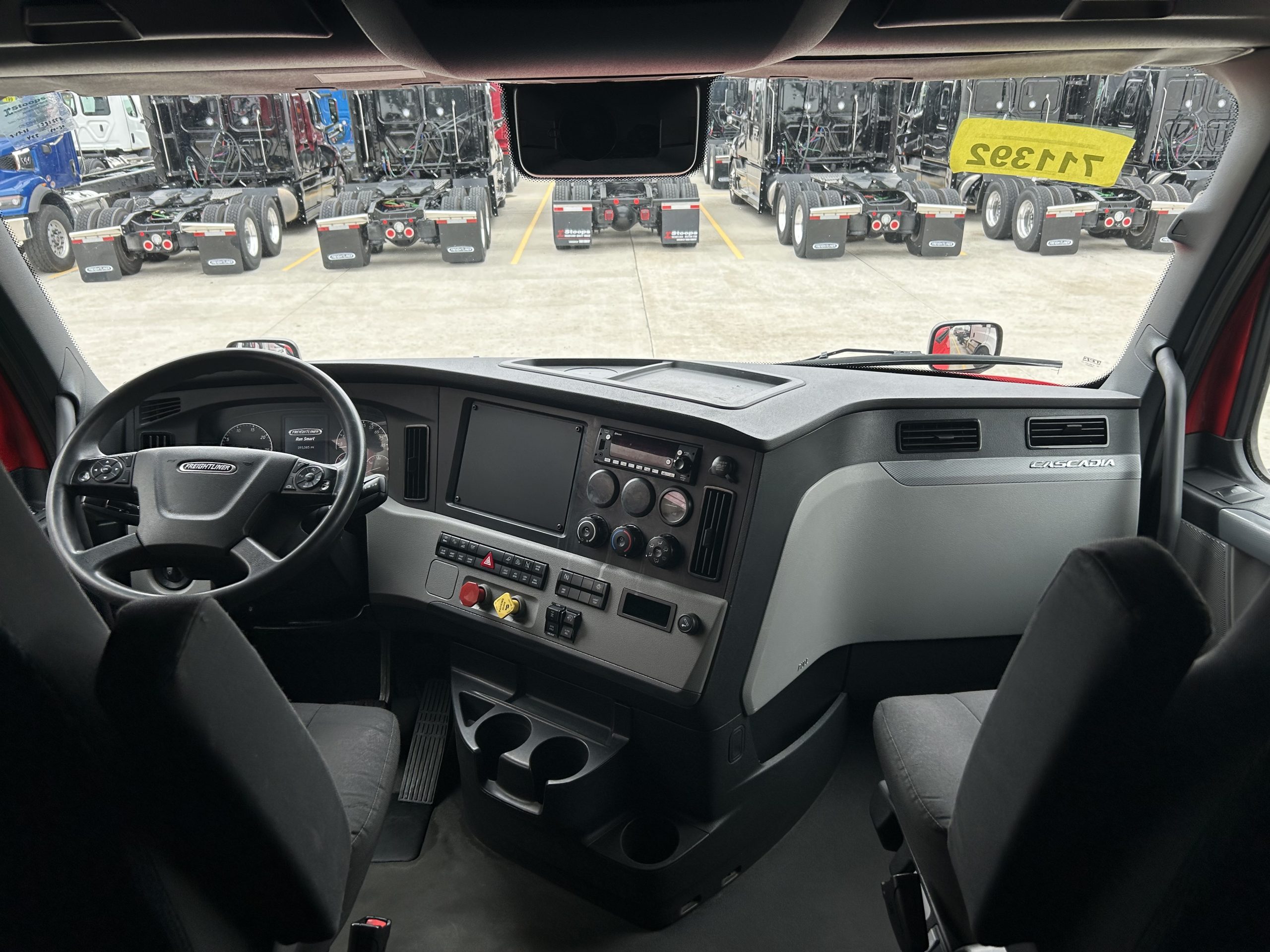 2022 Freightliner - image 5