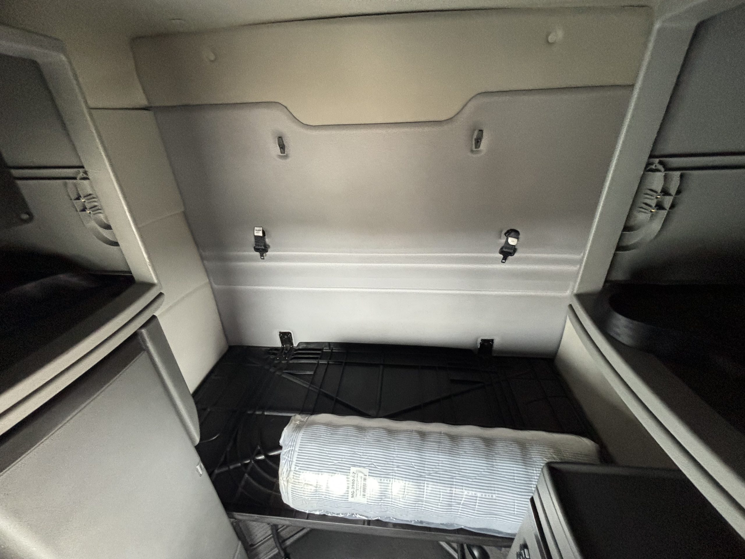 2023 Volvo VNR 640 - image 4