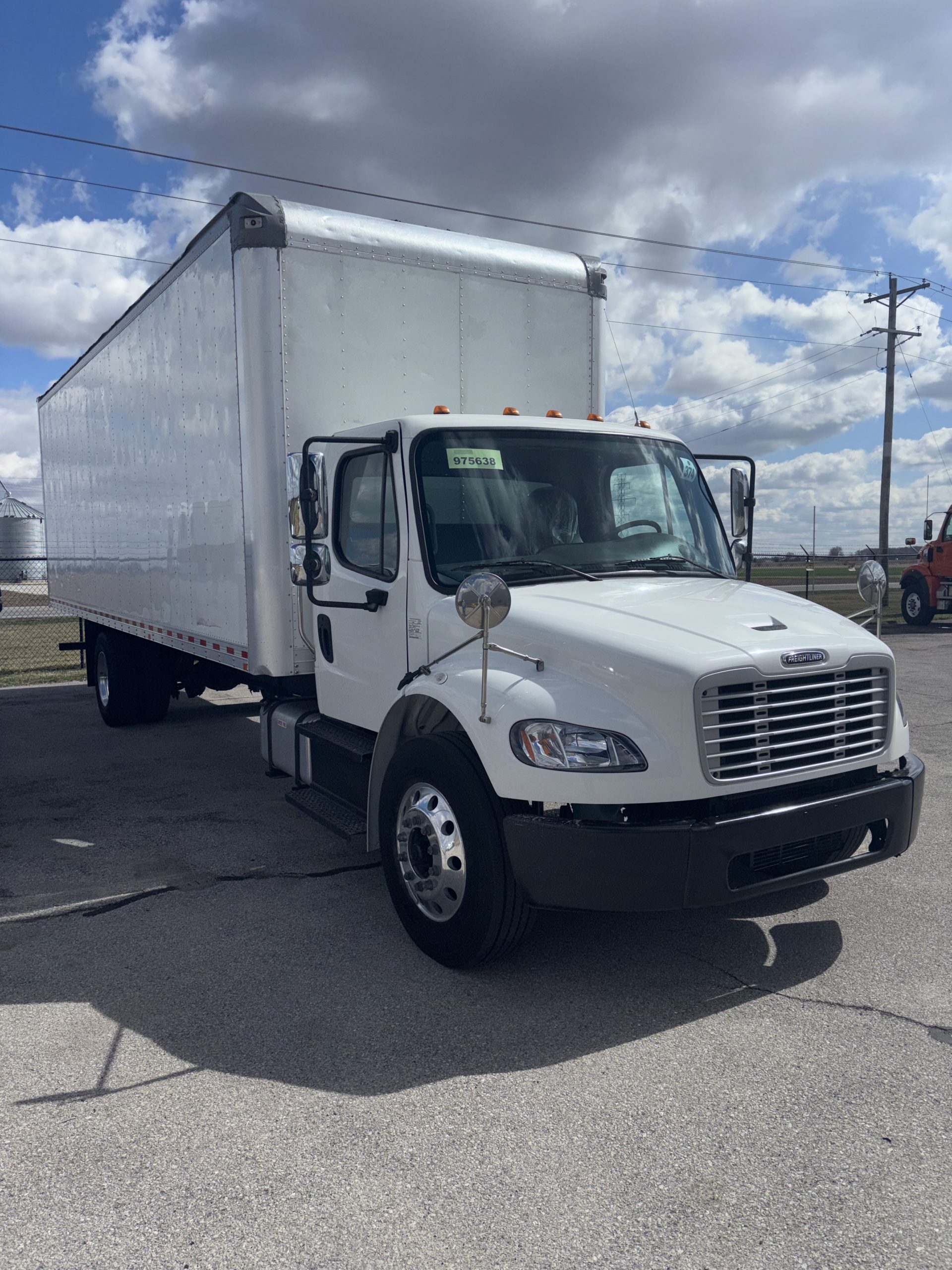 2020 Freightliner M2 106 — photo 3