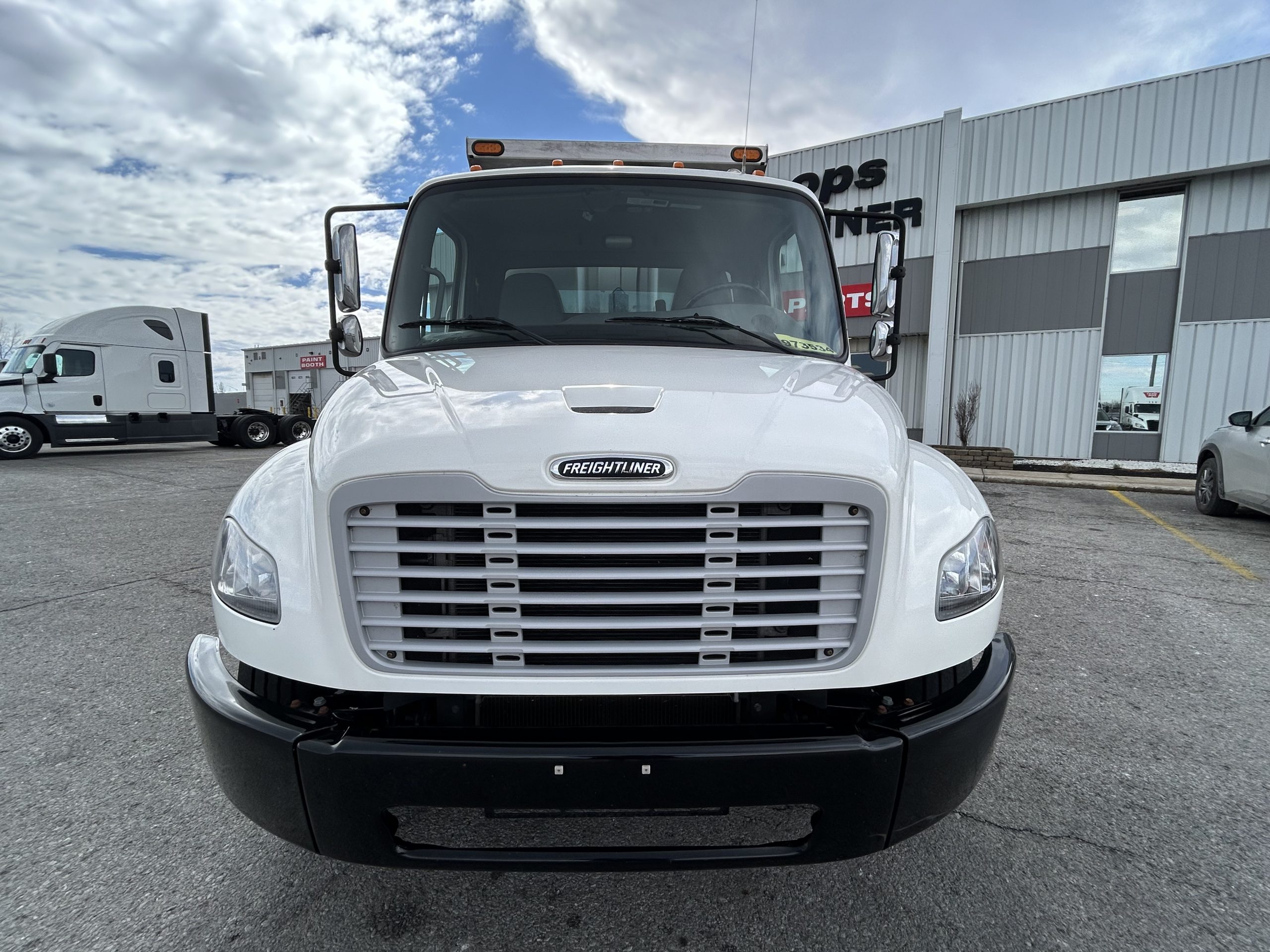 2021 Freightliner M2 106 - image 2 of 6