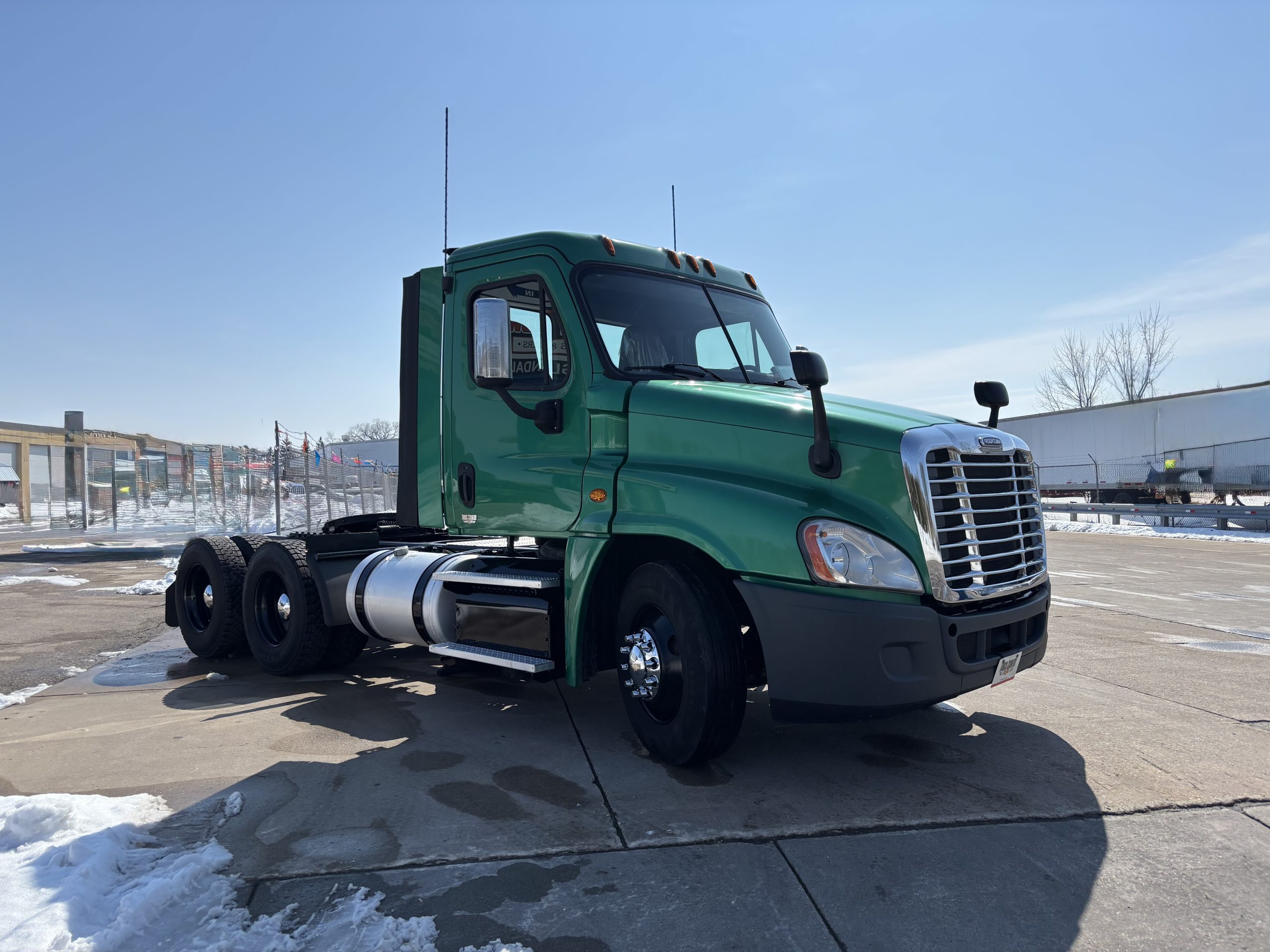 2017 Freightliner CA113 - image 3 of 6