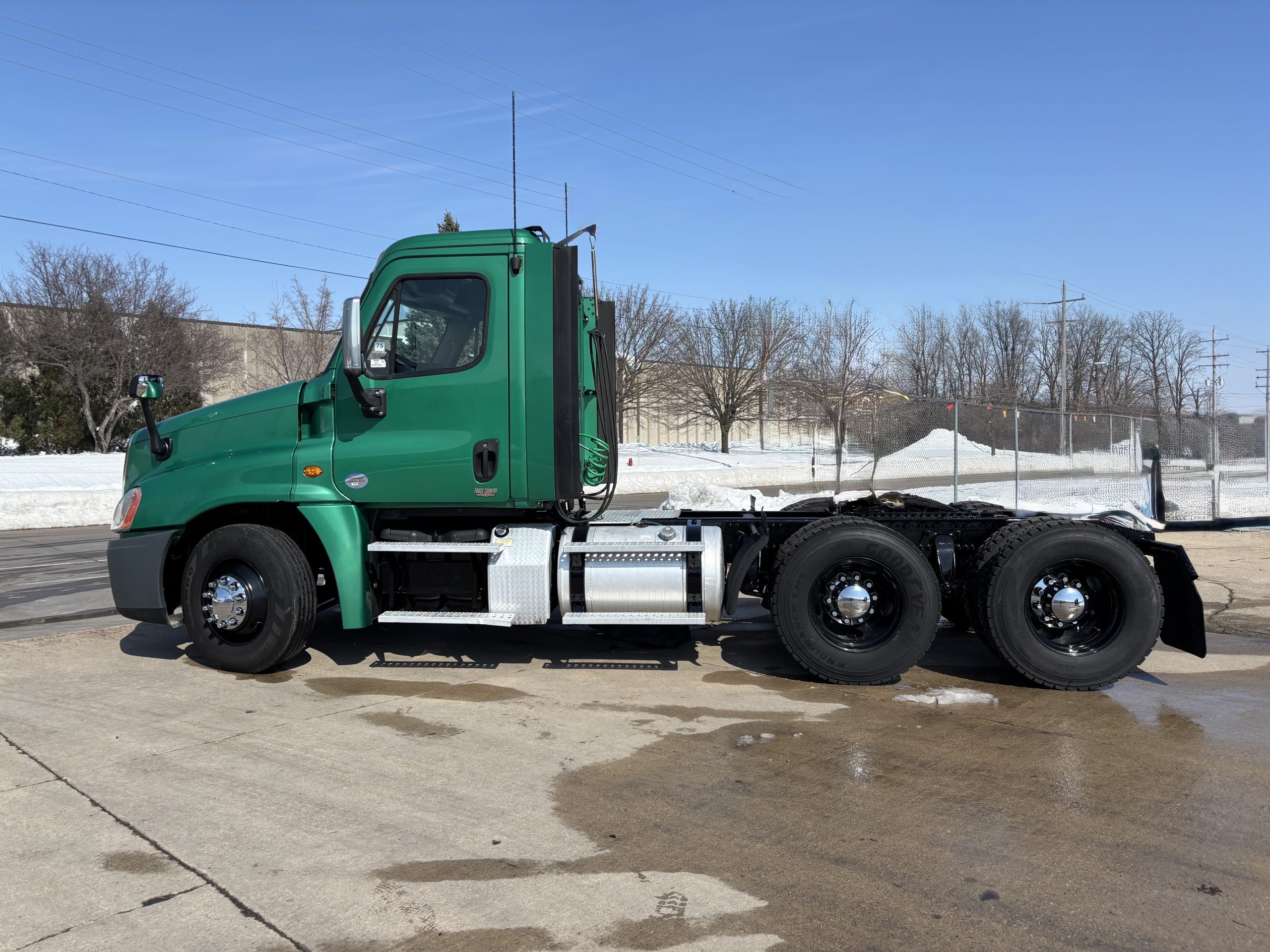 2017 Freightliner CA113 - image 6 of 6