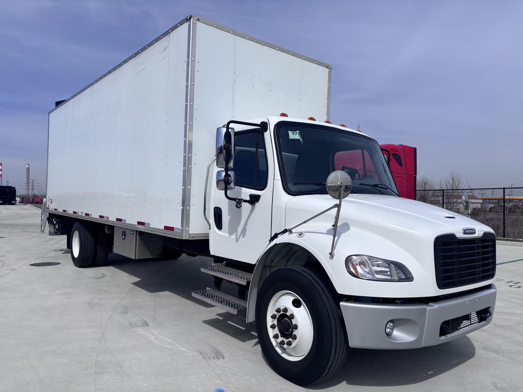 2021 Freightliner M2 106 — photo 3