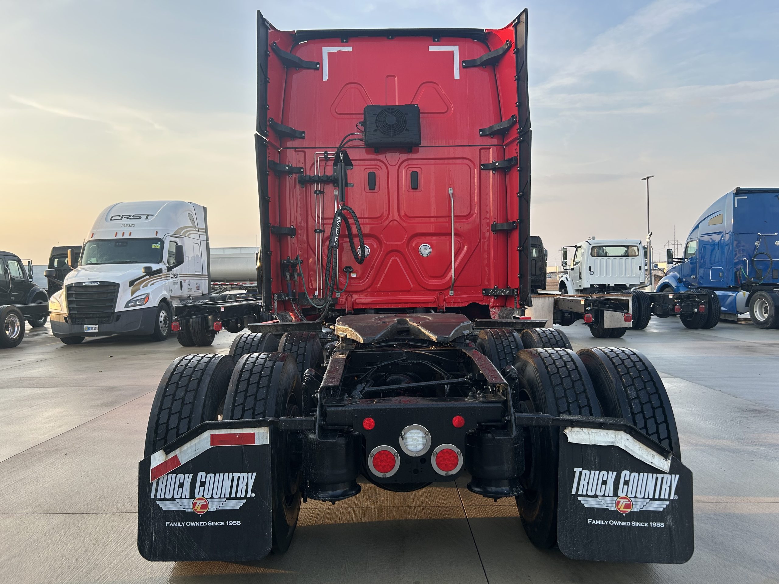 2023 Freightliner PT126SLP - image 4 of 6