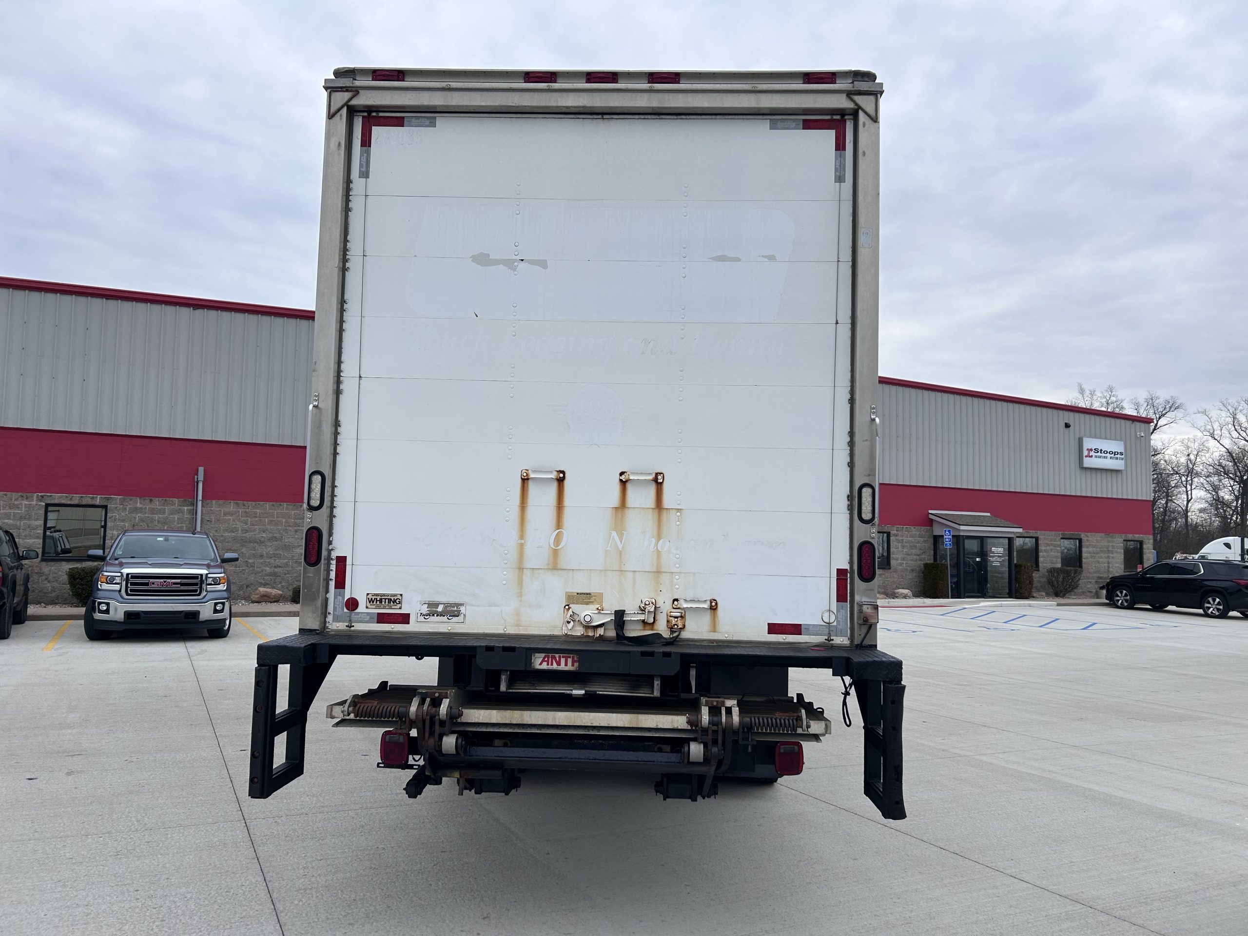 2018 Freightliner M2 106 — photo 4